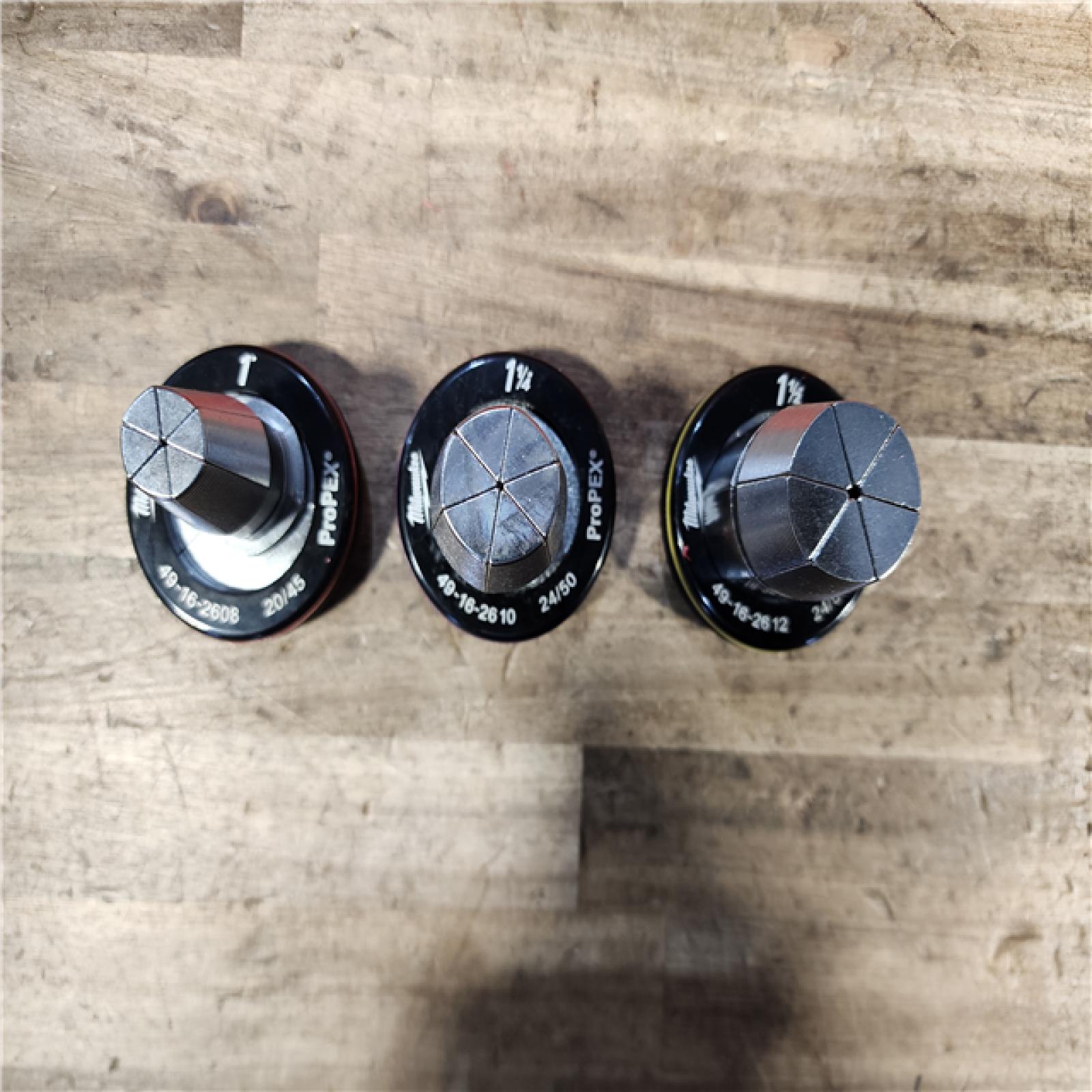 HOUSTON LOCATION - AS-IS (APPEARS LIKE NEW) Milwaukee 2632-22XC M18 18-Volt Propex Expansion Tool Kit W/ Batteries