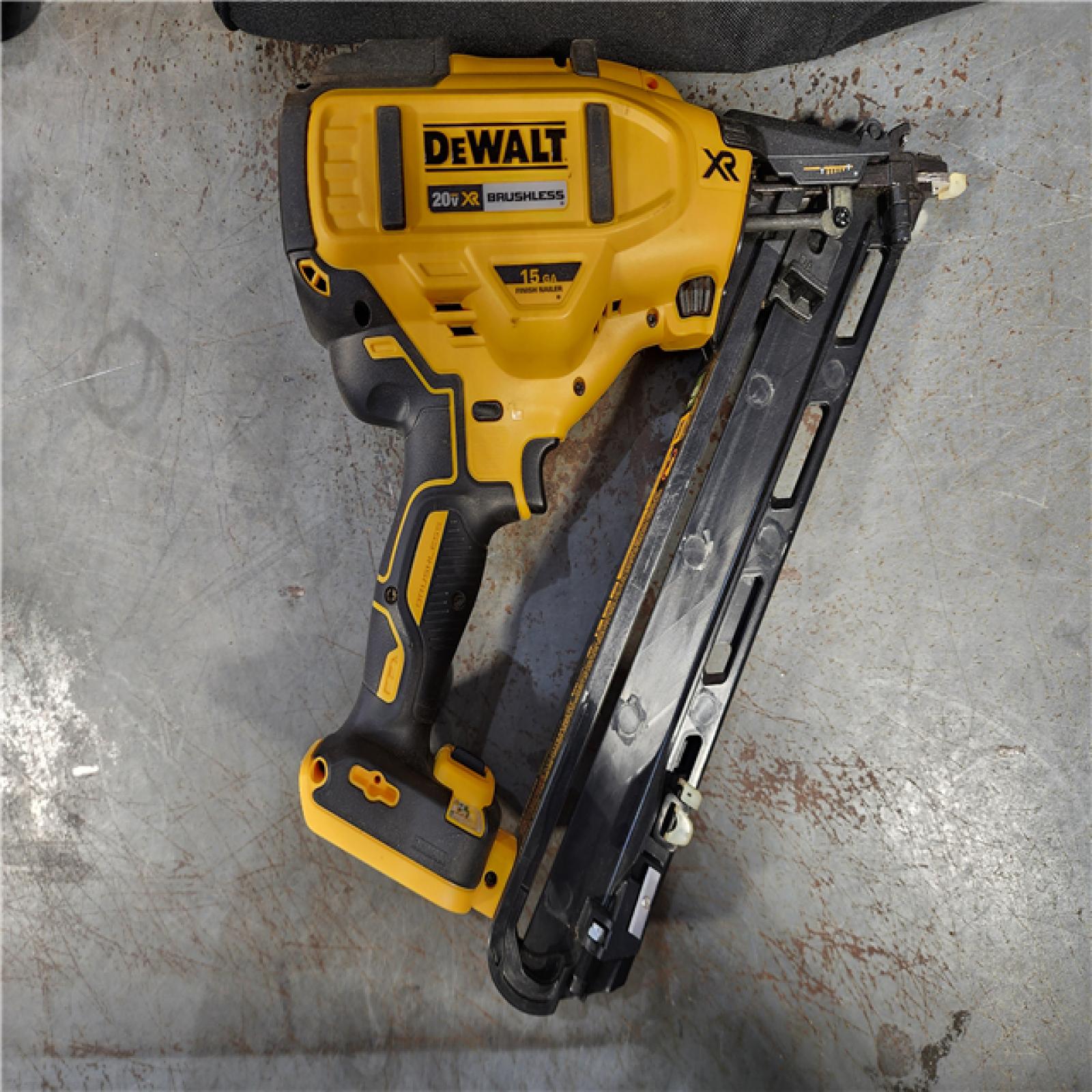 HOUSTON LOCATION - AS-IS DEWALT 20V MAX XR 15 Ga. Cordless 34 Deg Nailer 20 V