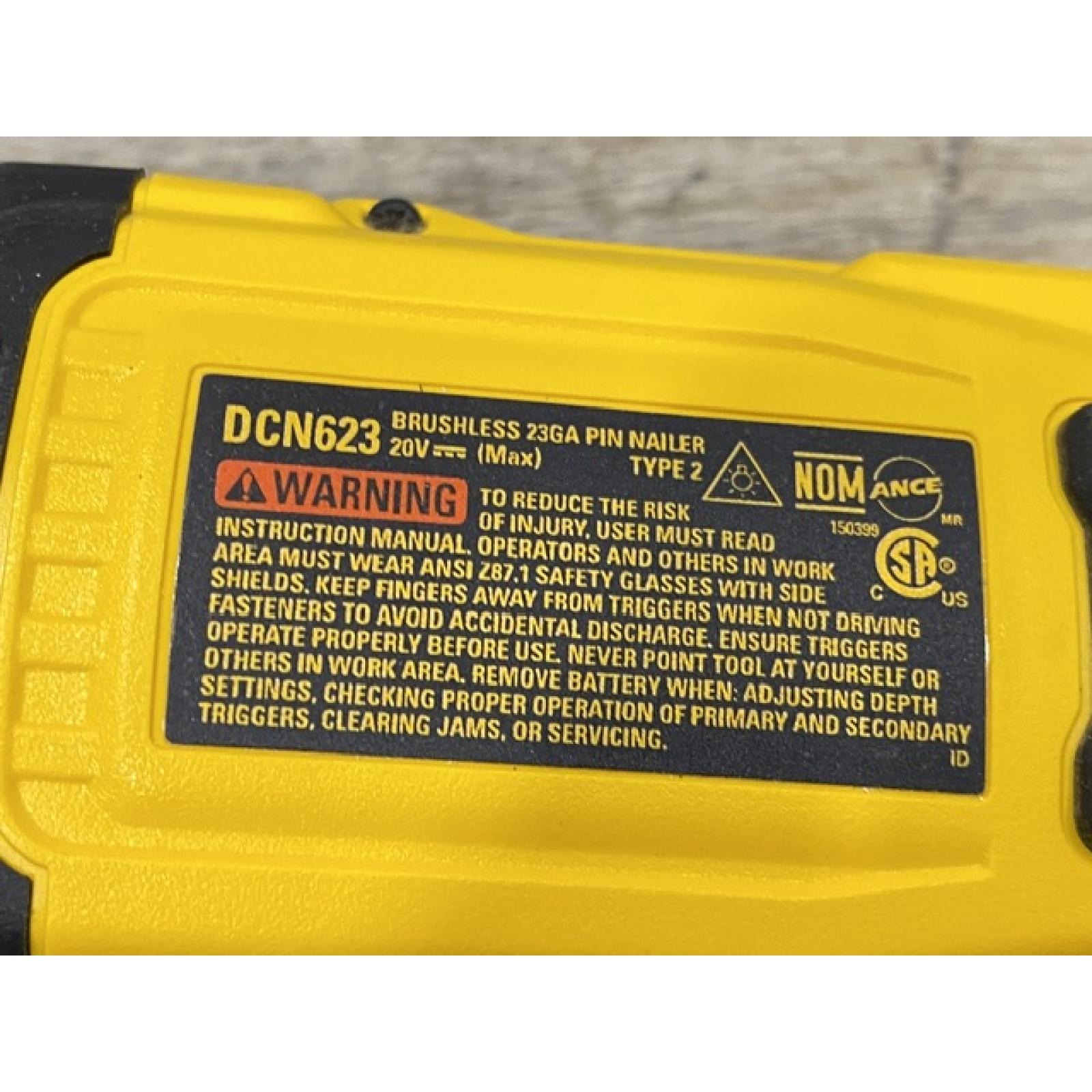 AS-IS DEWALT ATOMIC 20V MAX Lithium Ion Cordless 23 Gauge Pin Nailer Kit