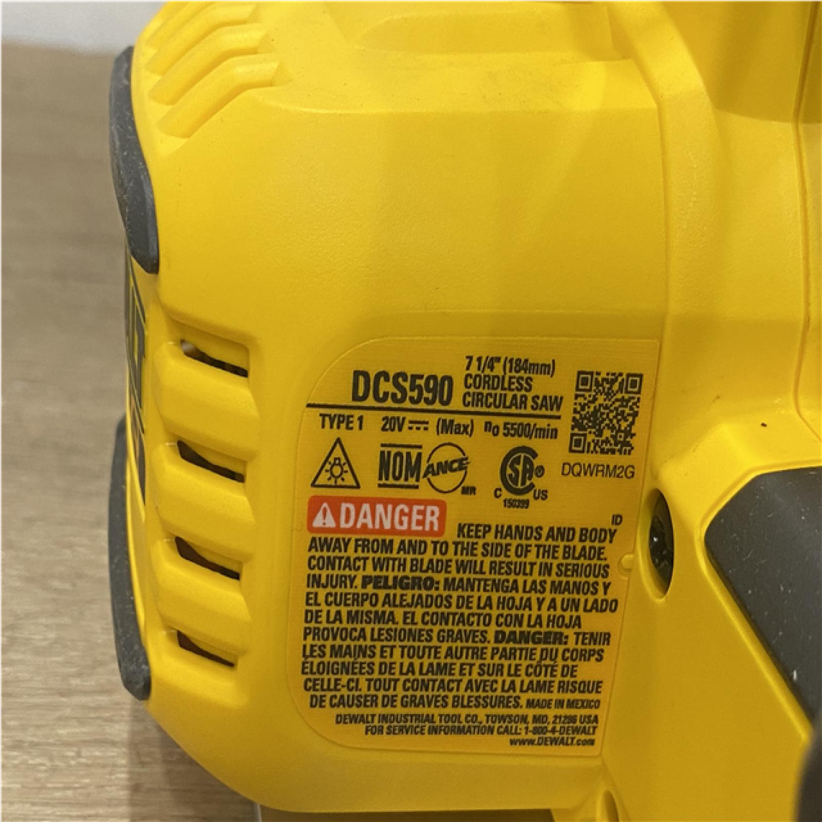 AS-IS DEWALT 20-Volt MAX 7-1/4 in. Cordless Circular Saw (Tool Only)