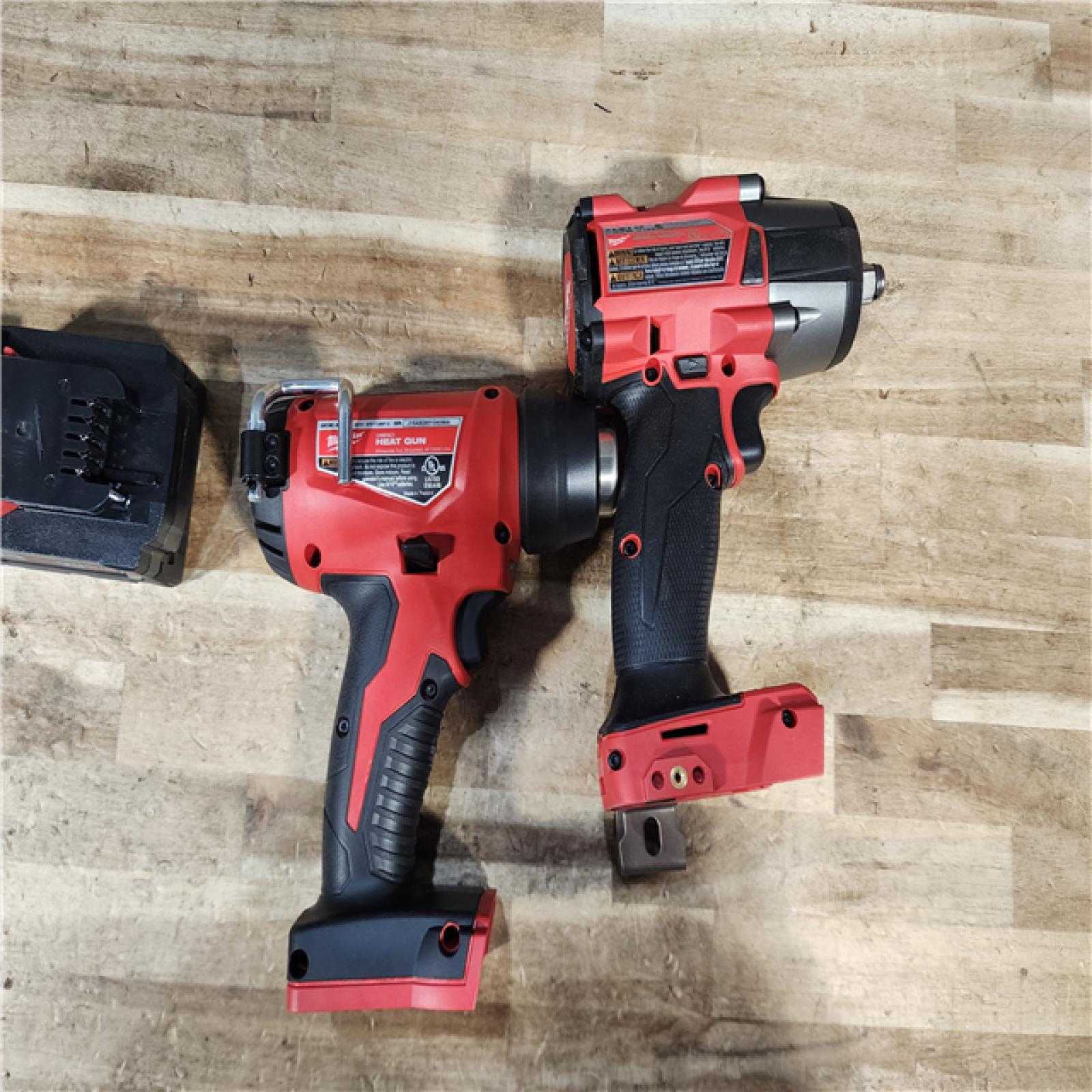 HOUSTON LOCATION - AS - IS Milwaukee 2 Tool Combo Kit W/ (2) Battery & Charger