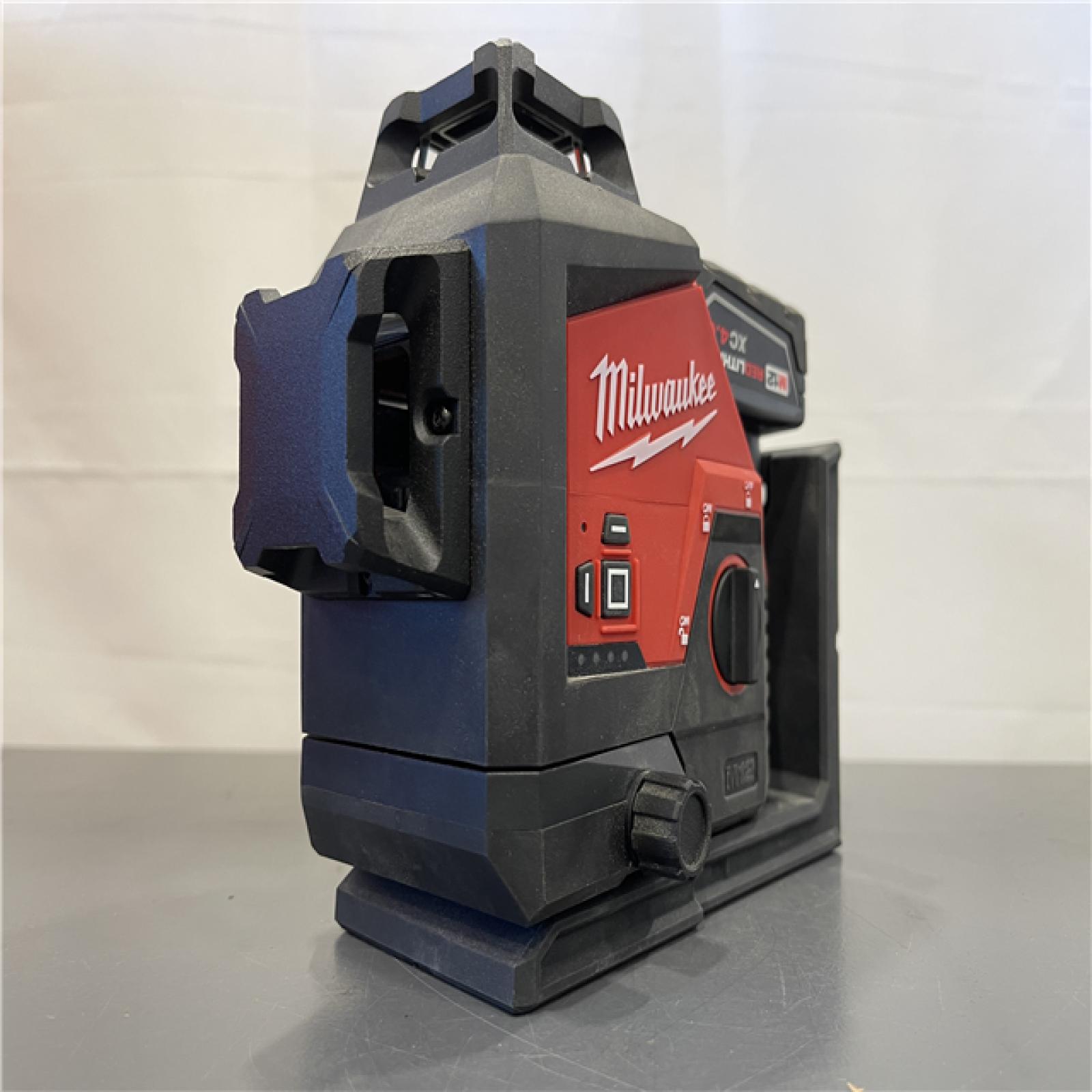 AS-IS - Milwaukee M12 Green Beam Laser 360° 3-Plane Kit