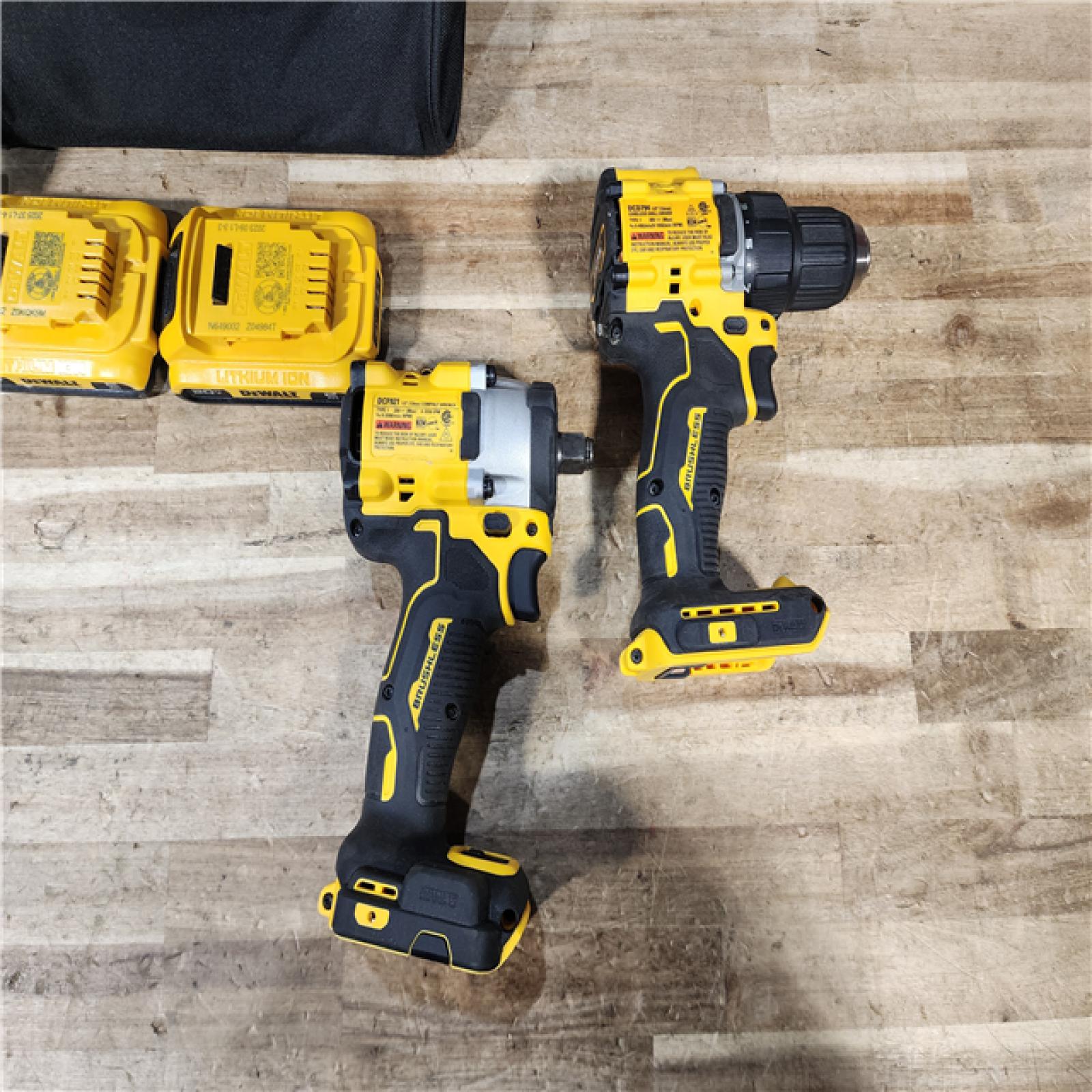 HOUSTON LOCATION - AS - IS DEWALT 2 TOOL COMBO KIT W/ (2) BATTERY & CHARGER
