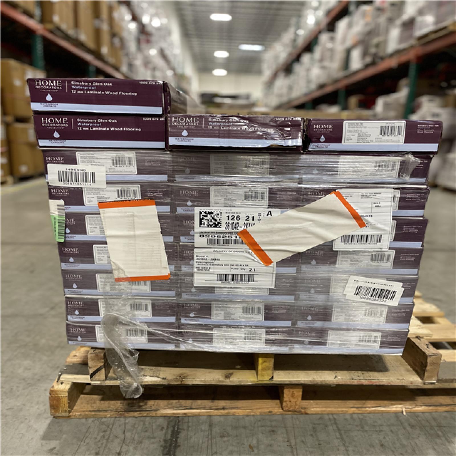 DALLAS LOCATION- HOME Decorators Collection Simsbury Glen Oak 12 mm T x 8.03in W  Wood Flooring PALLET (25 CASES)