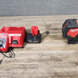 HOUSTON LOCATION - AS-IS Milwaukee Green 125 Ft. Cross Line and Plumb Points Laser Level Kit