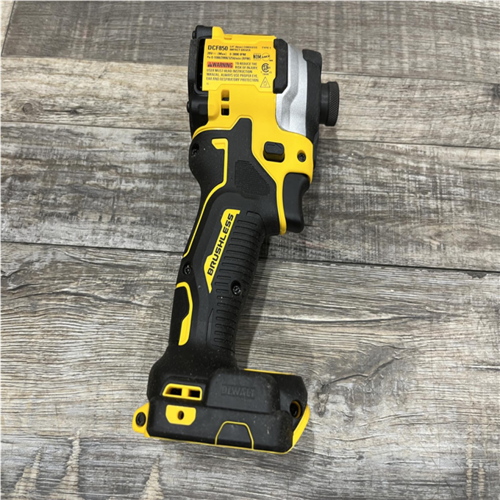 AS-IS DEWALT ATOMIC 20V MAX Lithium-Ion Cordless 1/4 in. Brushless Impact Driver Kit