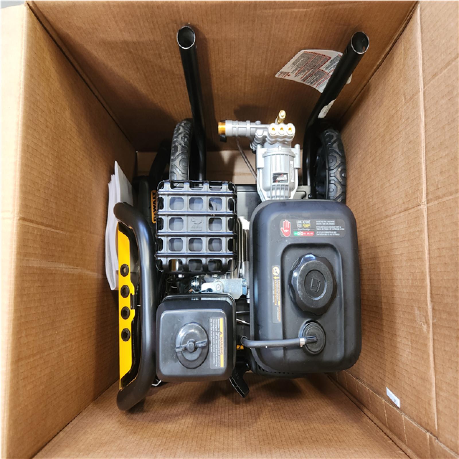 Phoenix NEW DEWALT 3400 PSI 2.5 GPM Gas Cold Water Pressure Washer with DeWalt 210 Engine