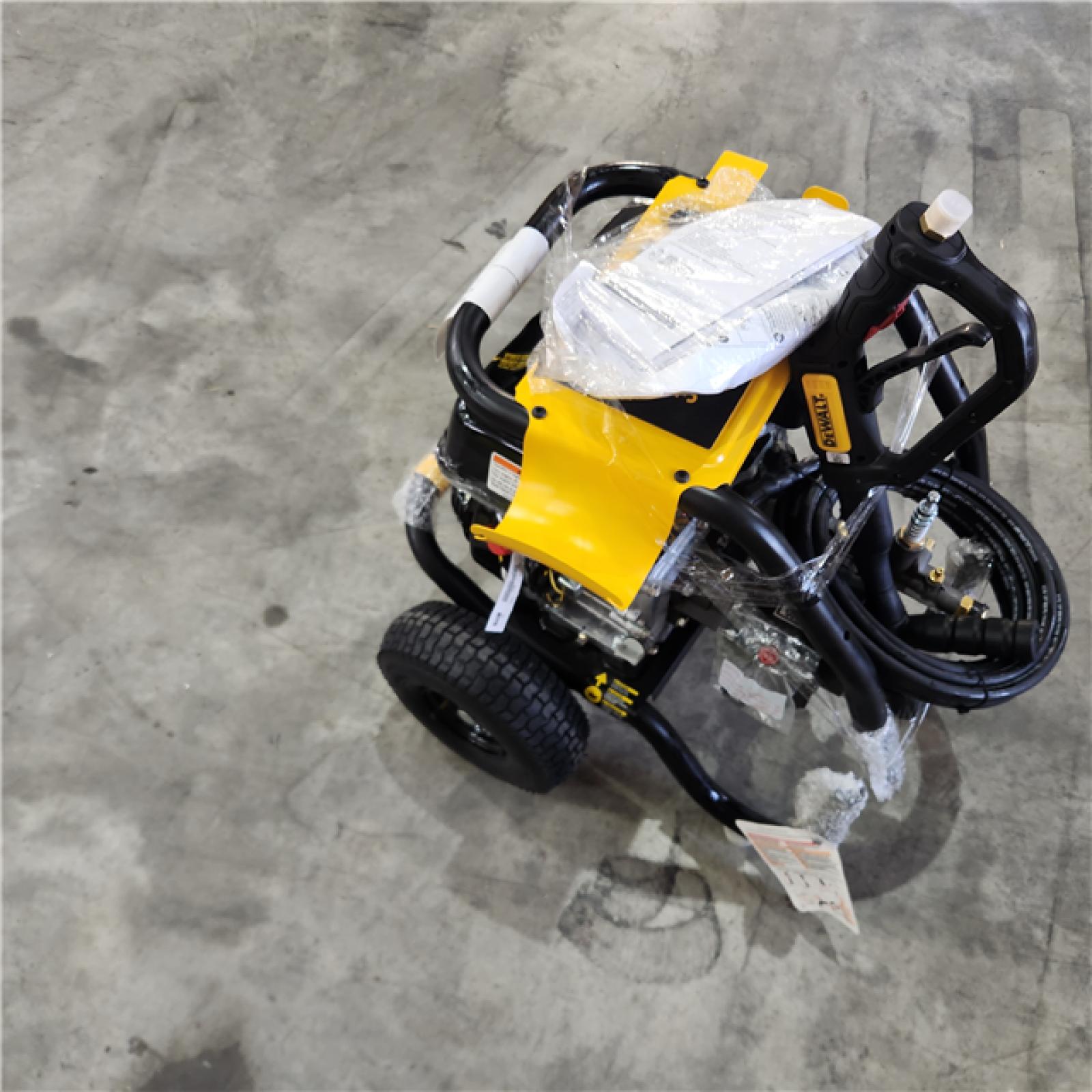 HOUSTON Location-AS-IS-DEWALT 3600 PSI 2.5 GPM Gas Cold Water Professional Pressure Washer with HONDA GX200 Engine APPEARS IN NEW Condition