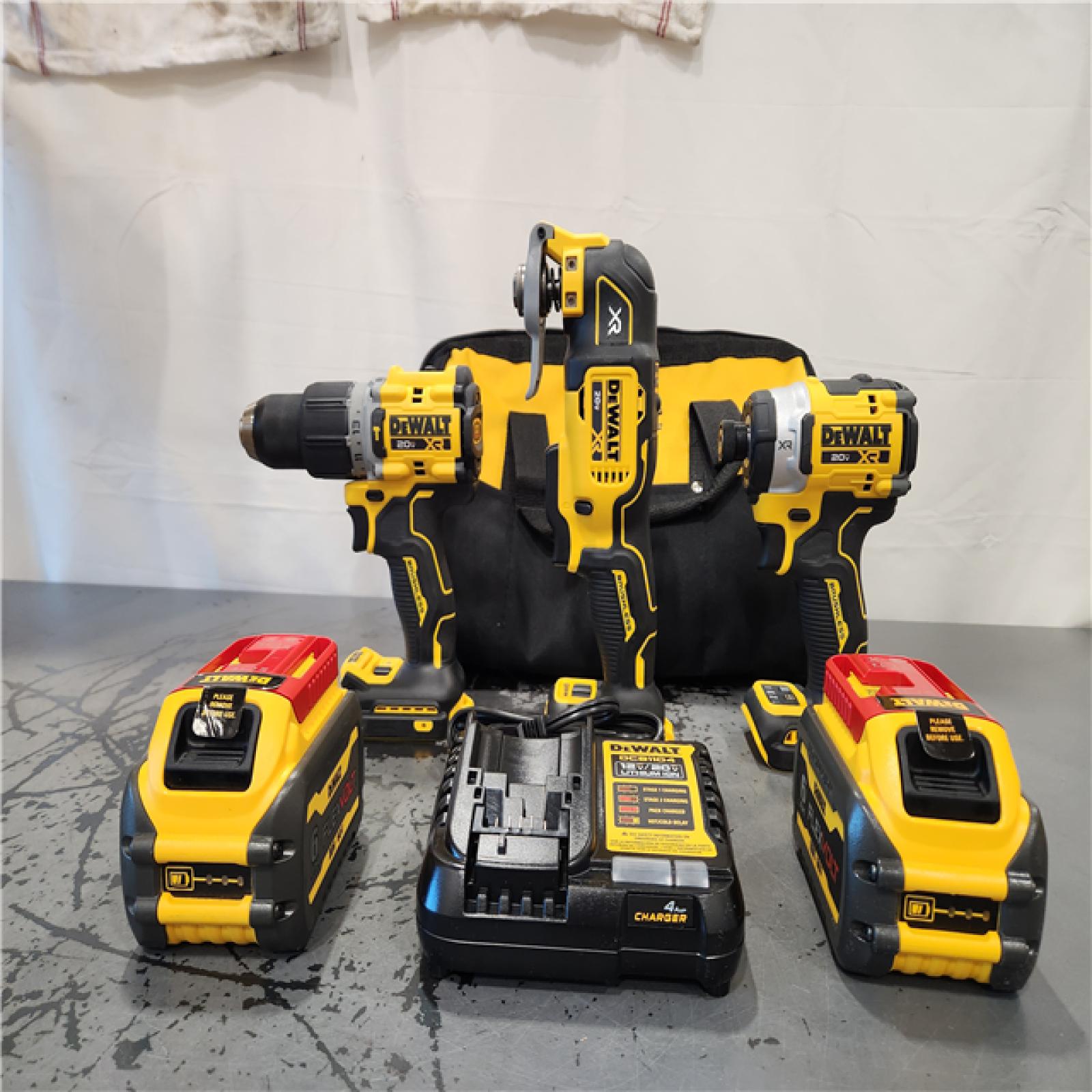 AS-IS- DEWALT 20V MAX Lithium-Ion Cordless 3-Tool Combo Kit