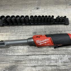 AS-IS Milwaukee FUEL 12V Lithium-Ion Brushless Cordless 1/4 in - 3/8 in Extended Ratchet (Tool-Only)