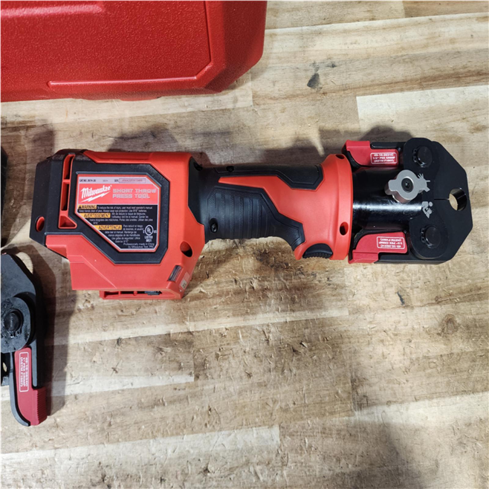 HOUSTON LOCATION - AS - IS Milwaukee 18V Lithium-Ion Cordless Short Throw Press Tool with 3 PEX Crimp Jaws Kit