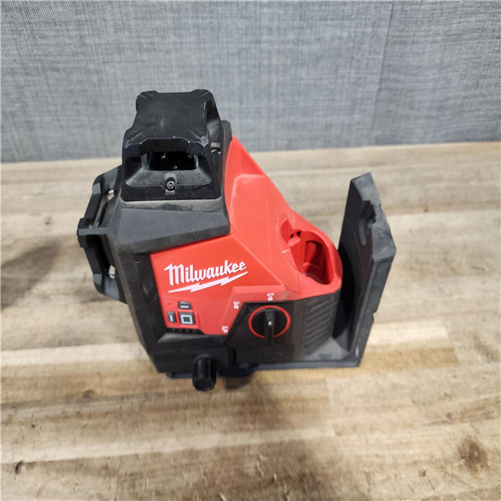 HOUSTON LOCATION - AS-IS Milwaukee 12-Volt Lithium-Ion Cordless Green 250 ft. 3-Plane Laser Level Kit
