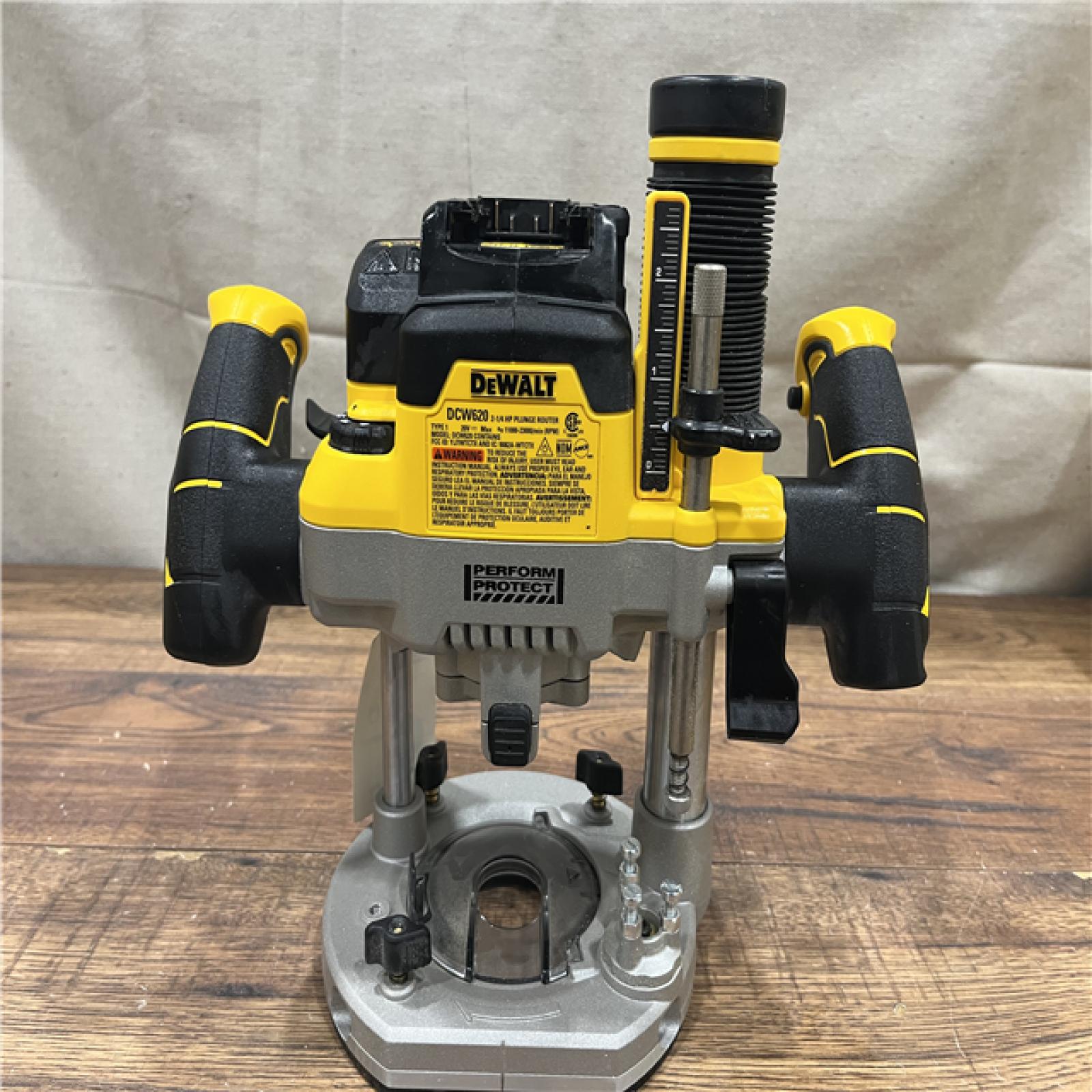 AS-IS 20V MAX XR 2-1/4 Peak HP Brushless Cordless Plunge Router (Tool Only)