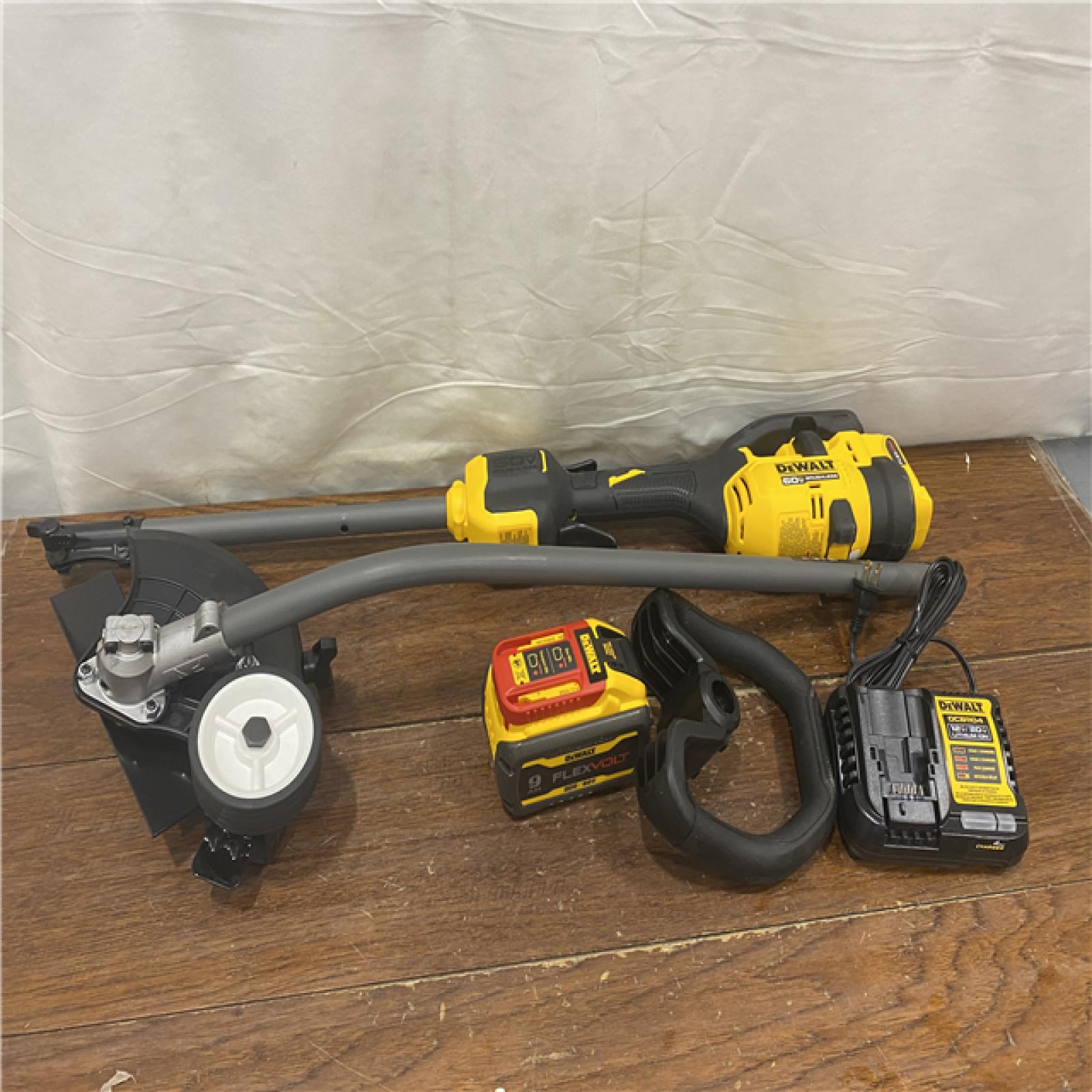 AS-IS DeWalt FLEXVOLT 60V MAX 7.5 in. Brushless Cordless Attachment Capable Edger