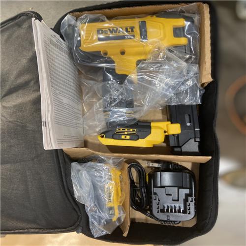 LIKE NEW! - DEWALT 20V MAX Lithium-Ion Cordless Cable Stapler with 2.0Ah Battery  Charger and Bag