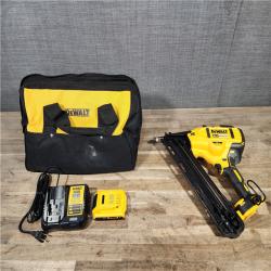 HOUSTON LOCATION - AS-IS DeWalt 15 GA ANGLED FINISH NAILER KIT W/ BATTERY & CHARGER