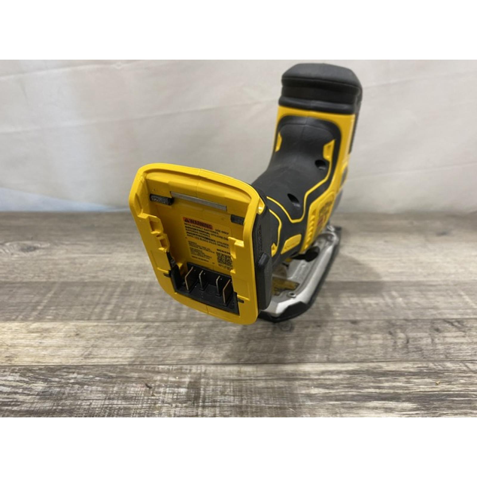 AS-IS DEWALT 20V MAX XR Cordless Barrel Grip Jigsaw (Tool Only)