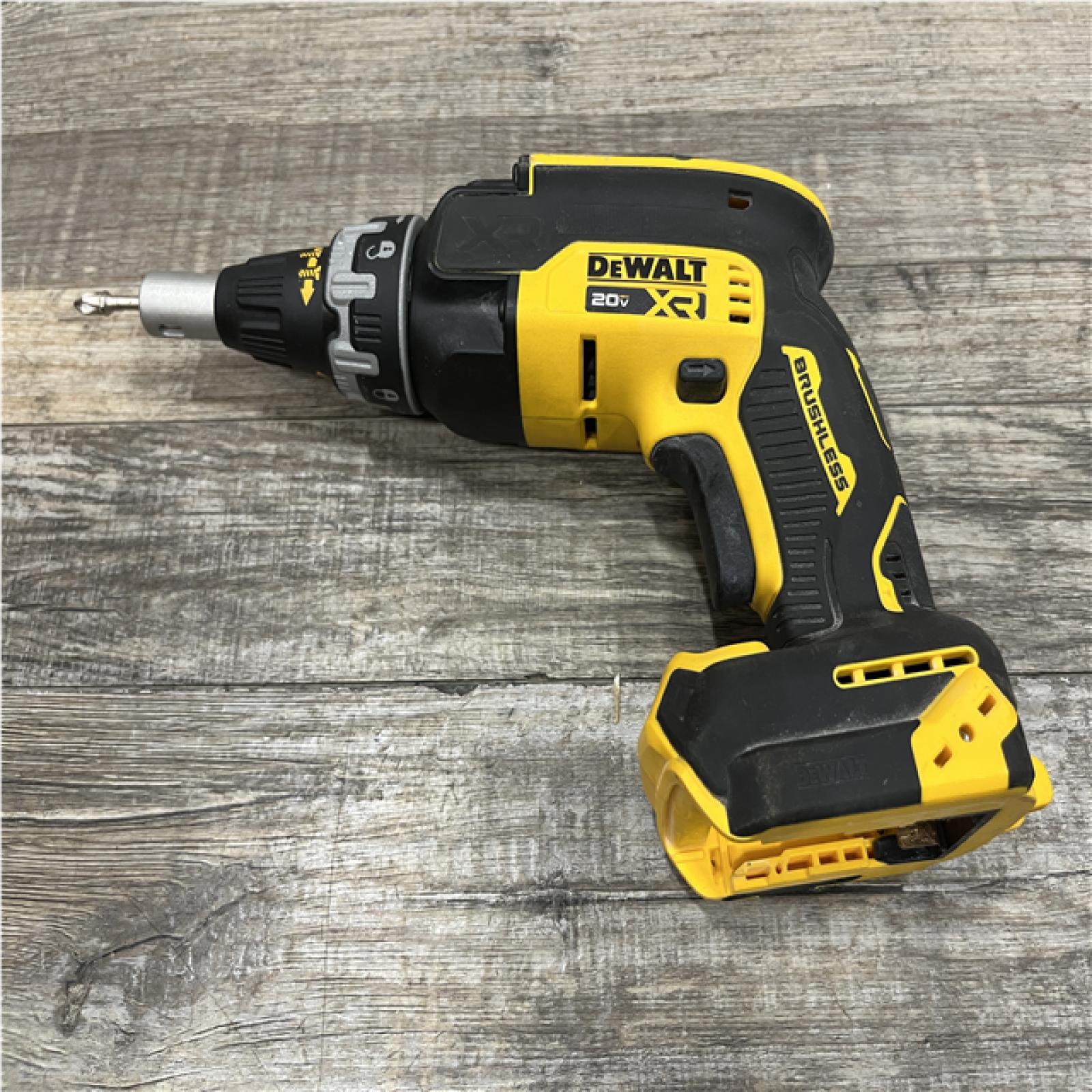 AS-IS DEWALT 20V MAX Cordless Brushless Screw Gun Kit