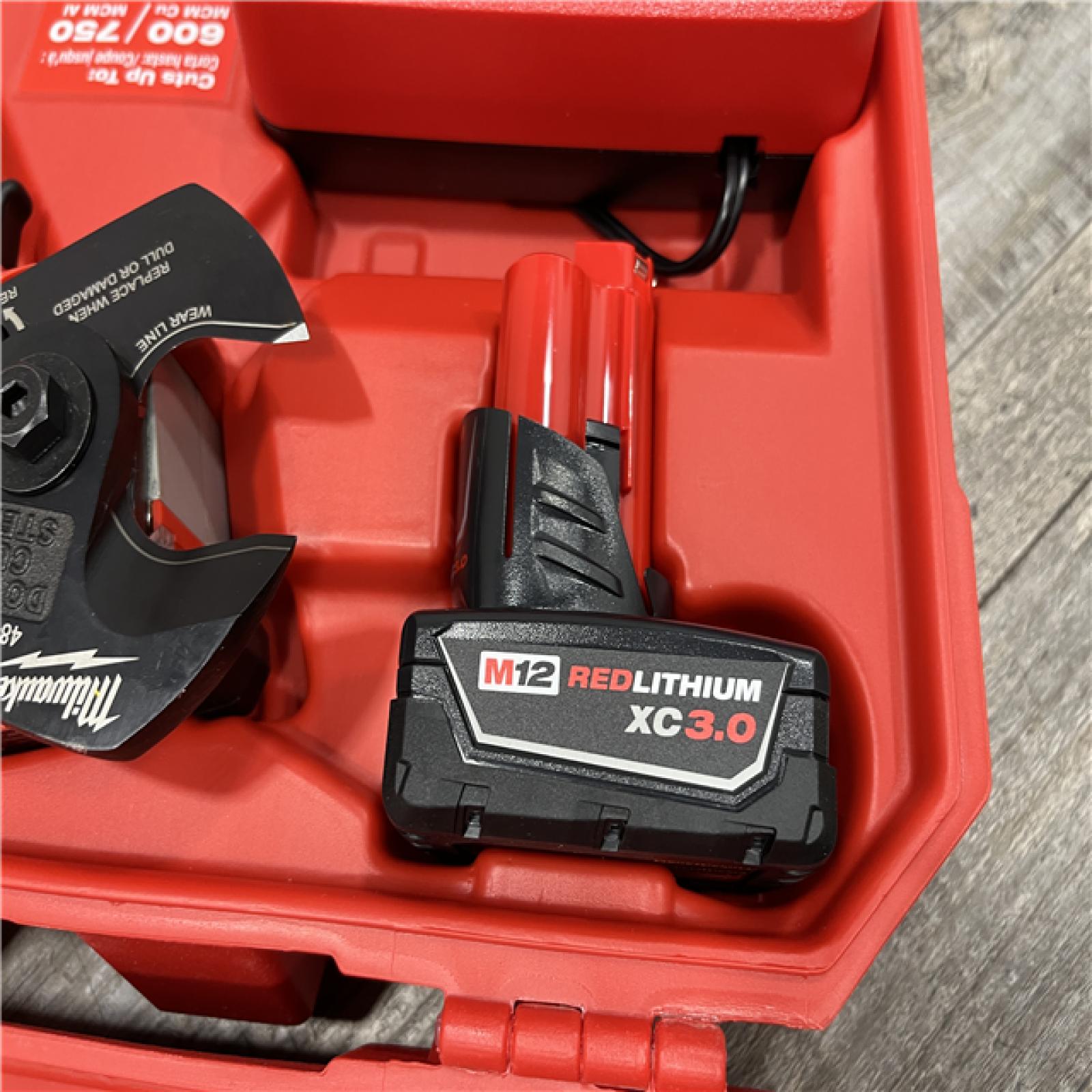 AS-IS Milwaukee 12V Lithium-Ion Cordless 600 MCM Cable Cutter Kit