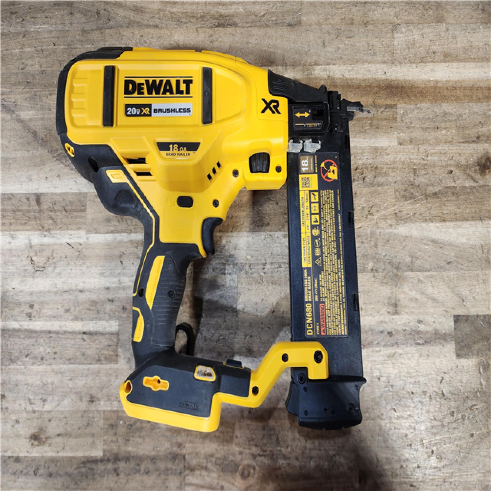 HOUSTON LOCATION - AS-IS DEWALT 20V MAX XR Lithium-Ion Electric Cordless 18-Gauge Brad Nailer (Tool Only)