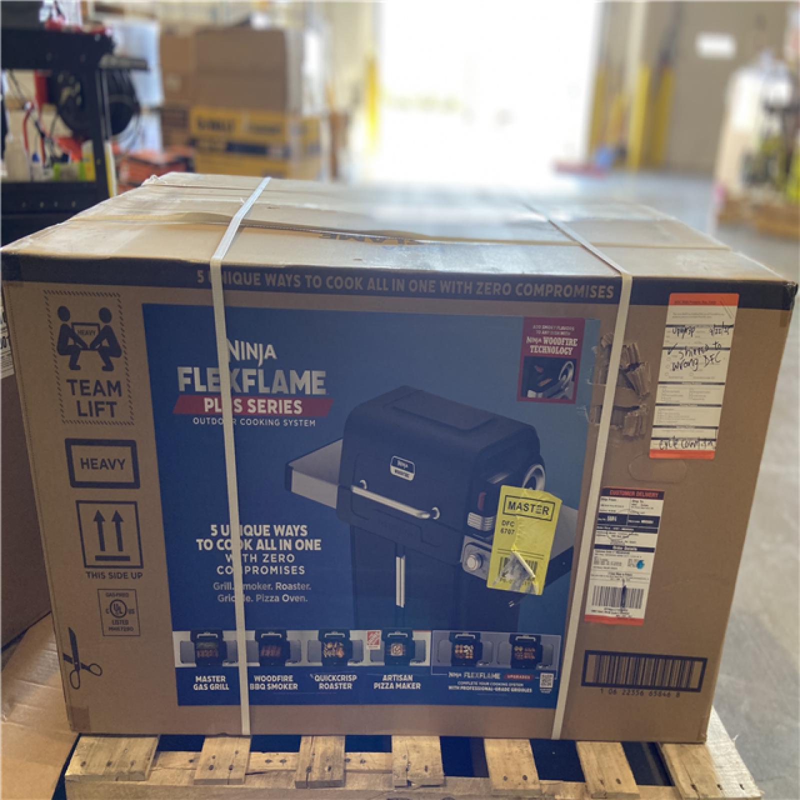 DALLAS LOCATION - NINJA FlexFlame Plus 3-Burner Outdoor Cooking BBQ  5-in-1 Propane and Electric Grill  Smoker