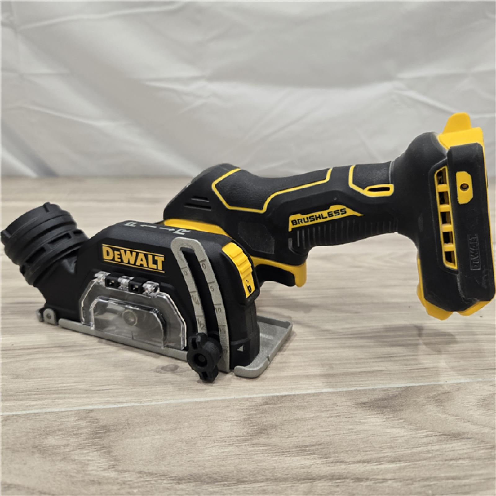 LIKE NEW! - DeWalt 20V MAX XR Cordless Cut-Off Saw (Tool Only)