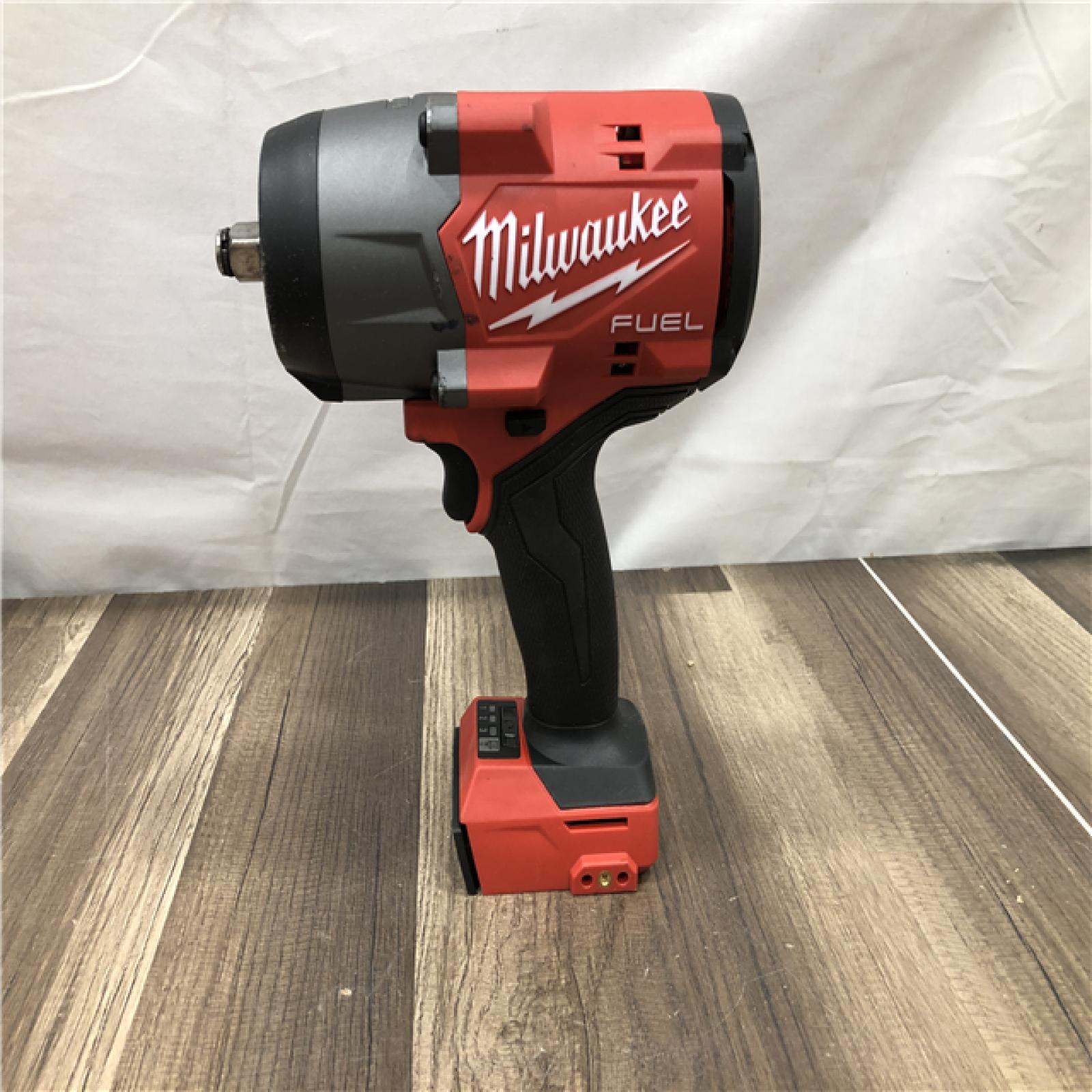 AS-IS Milwaukee  FUEL 18V Lithium-Ion Brushless Cordless 1/2 in. Impact Wrench w/Friction Ring Kit