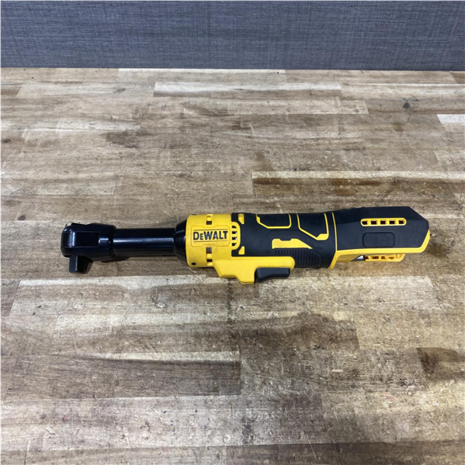 Houston Location AS-IS DEWALT ATOMIC 20V MAX 3/8 in. Extended Reach Cordless Ratchet (Tool Only)