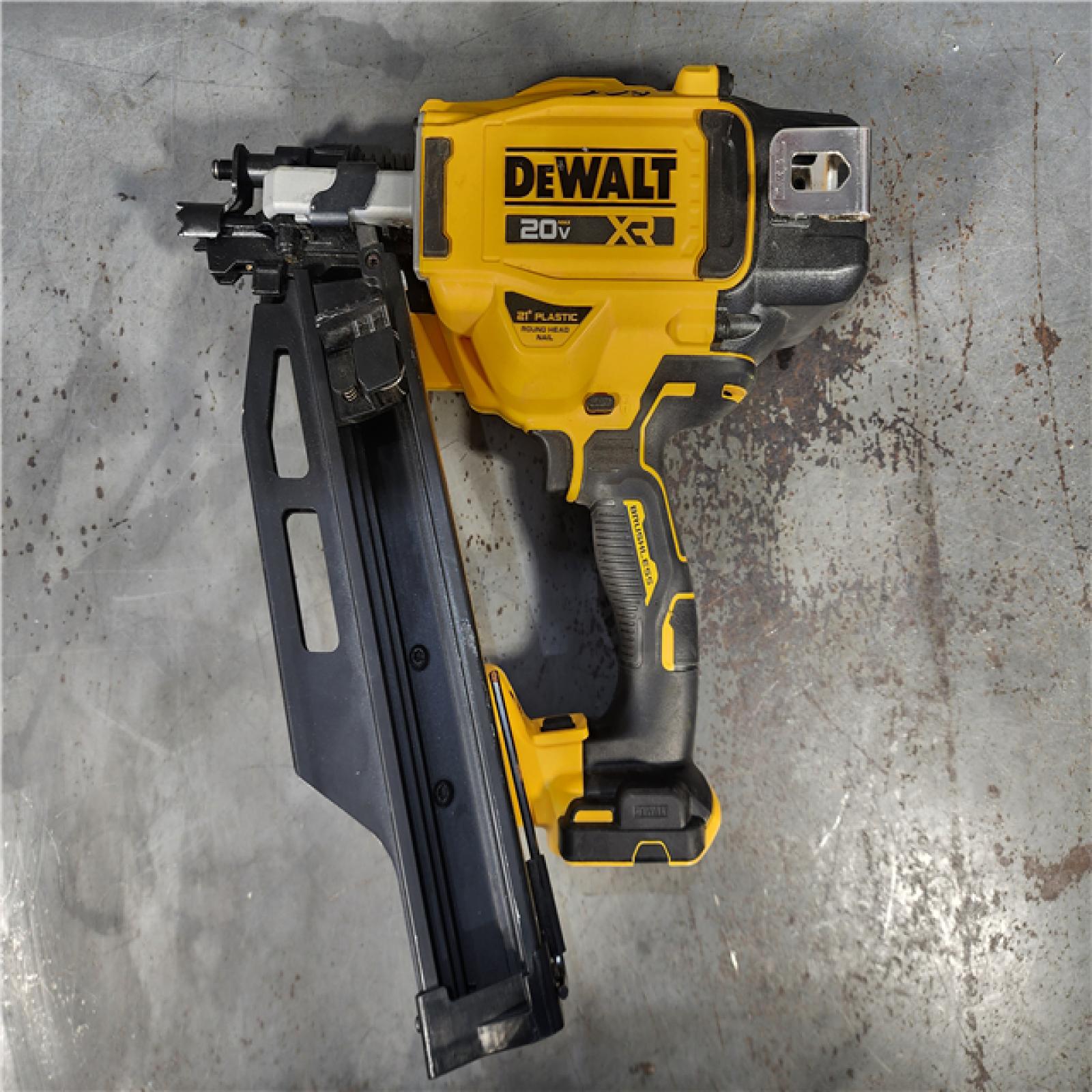 HOUSTON LOCATION - AS-IS DEWALT 2 Tool Combo Kit W/ (2) Battery & Charger