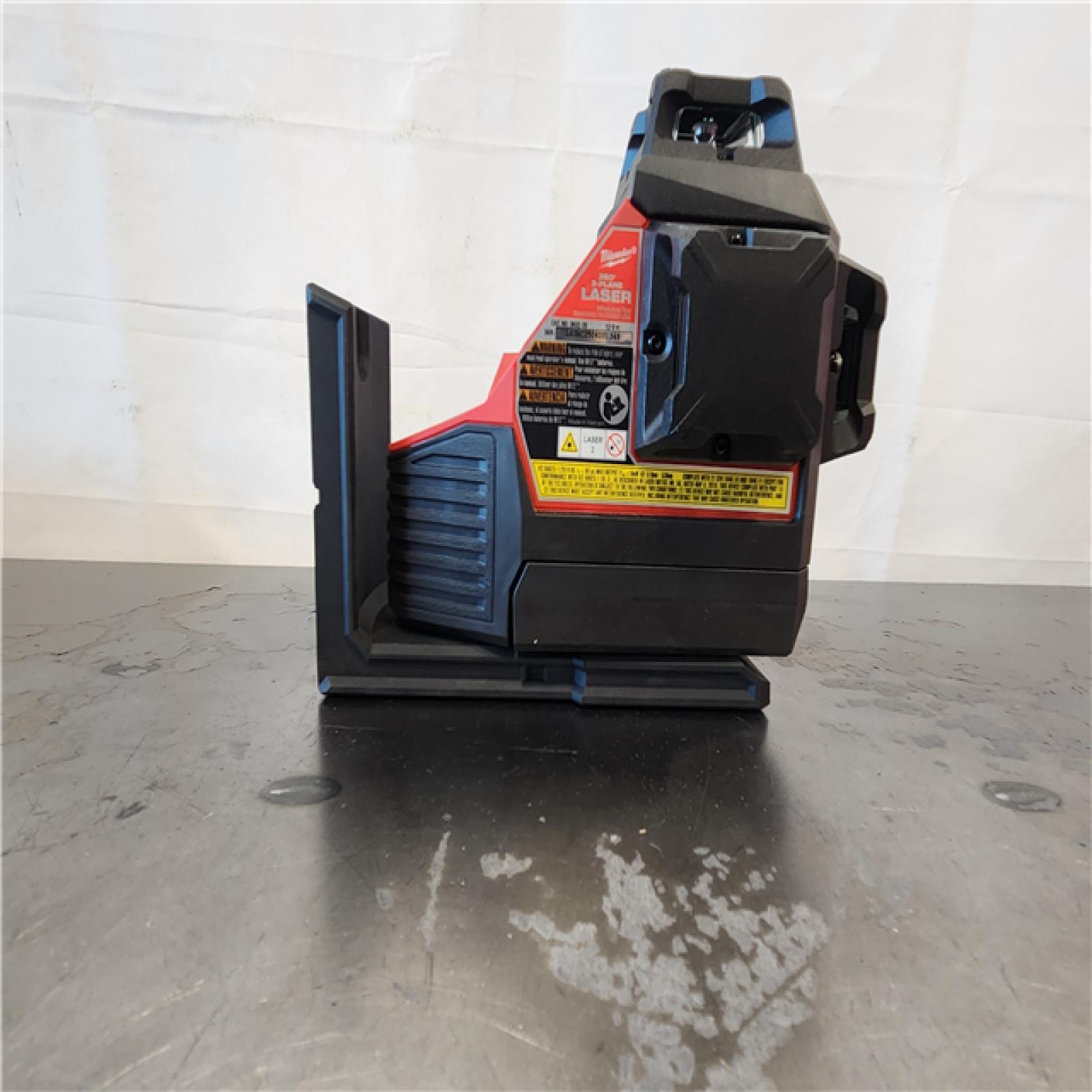 AS-IS- Milwaukee 12-Volt Lithium-Ion Cordless Green 250 ft. 3-Plane Laser Level Kit