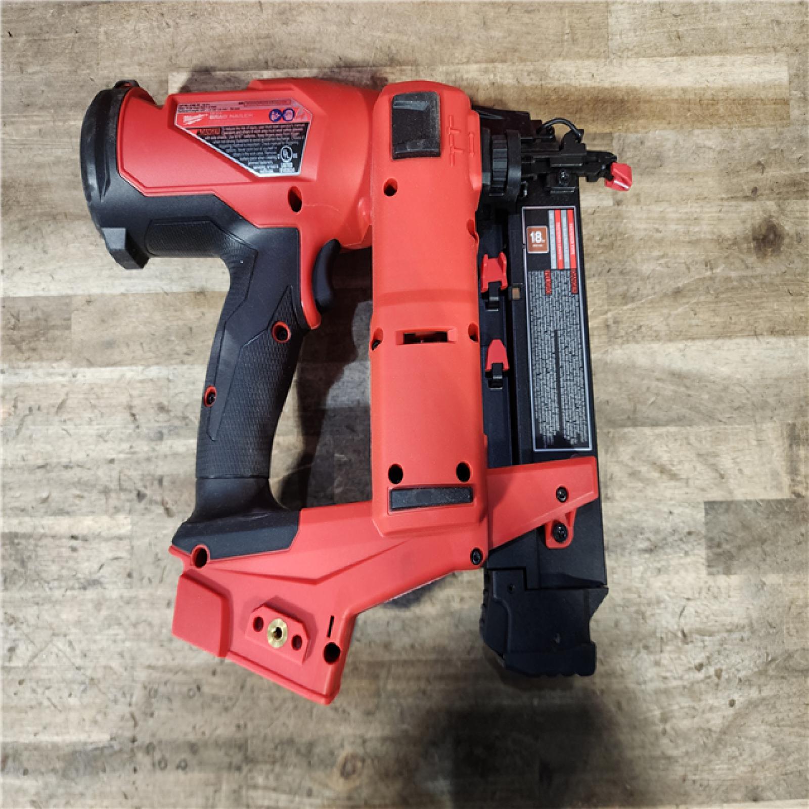HOUSTON LOCATION - AS-IS Milwaukee M18 FUEL 18-Volt Lithium-Ion Brushless Cordless Gen II 18-Gauge Brad Nailer (Tool-Only)