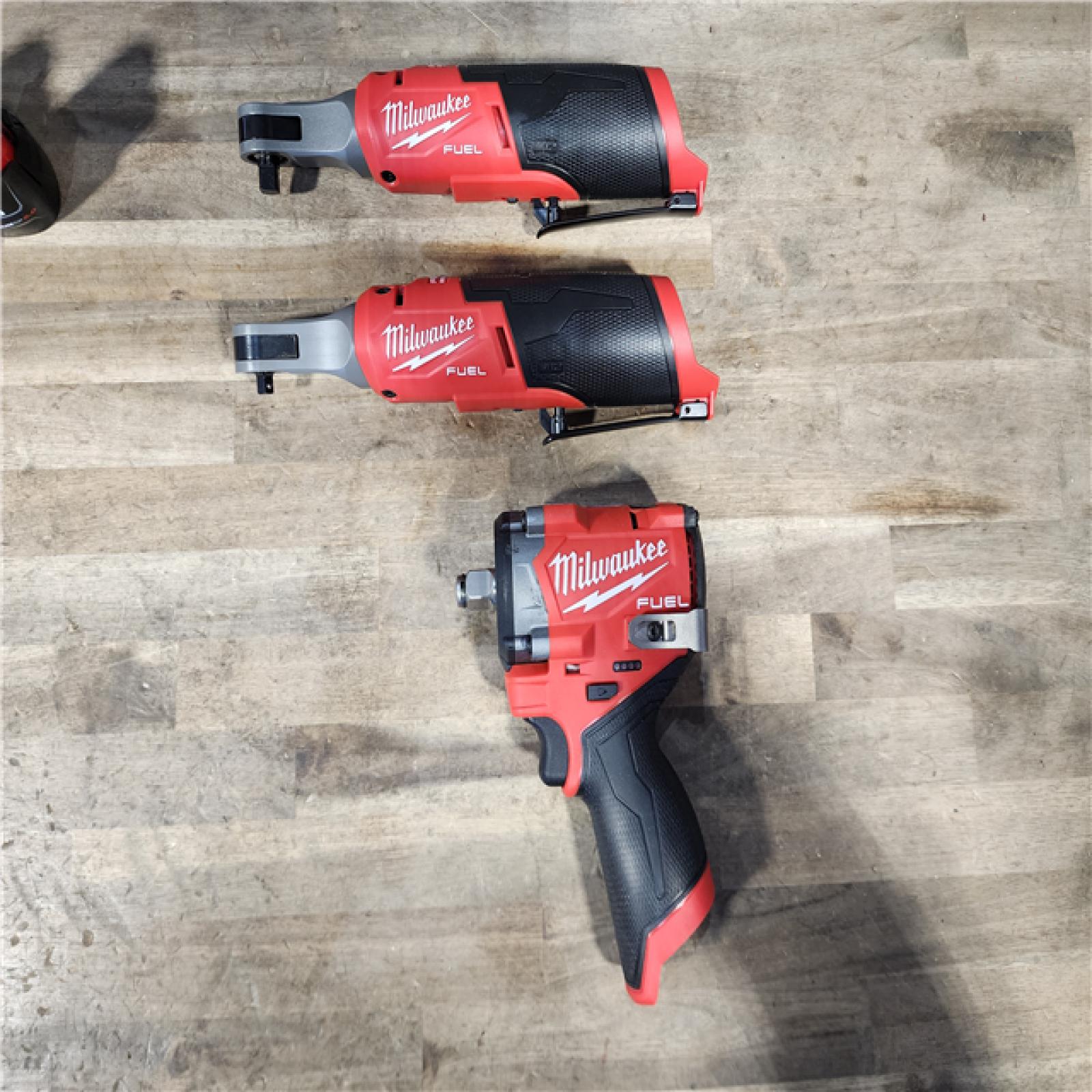 HOUSTON LOCATION - AS-IS MILWAUKEE 3 TOOL COMBO KIT W/ (2) BATTERY & CHARGER