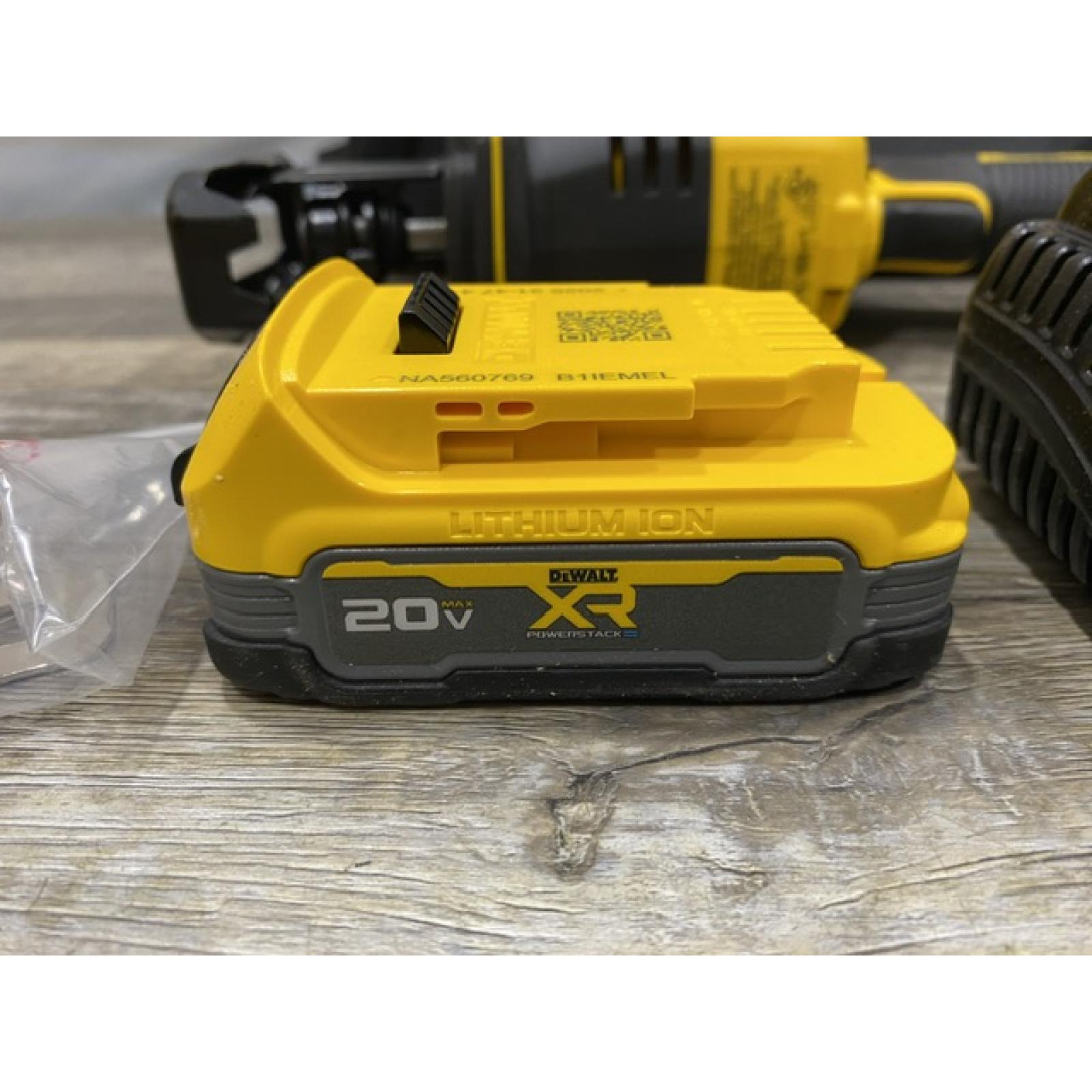 AS-IS DEWALT Atomic 20-Volt Maximum Cordless Brushless Compact Reciprocating Saw Kit