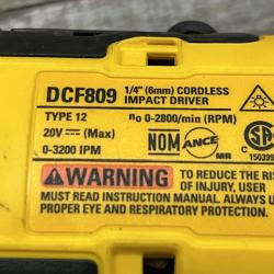 AS-IS DEWALT Atomic 20V Max Lithium-Ion Brushless Cordless Compact 1/4 in. Impact Driver Kit