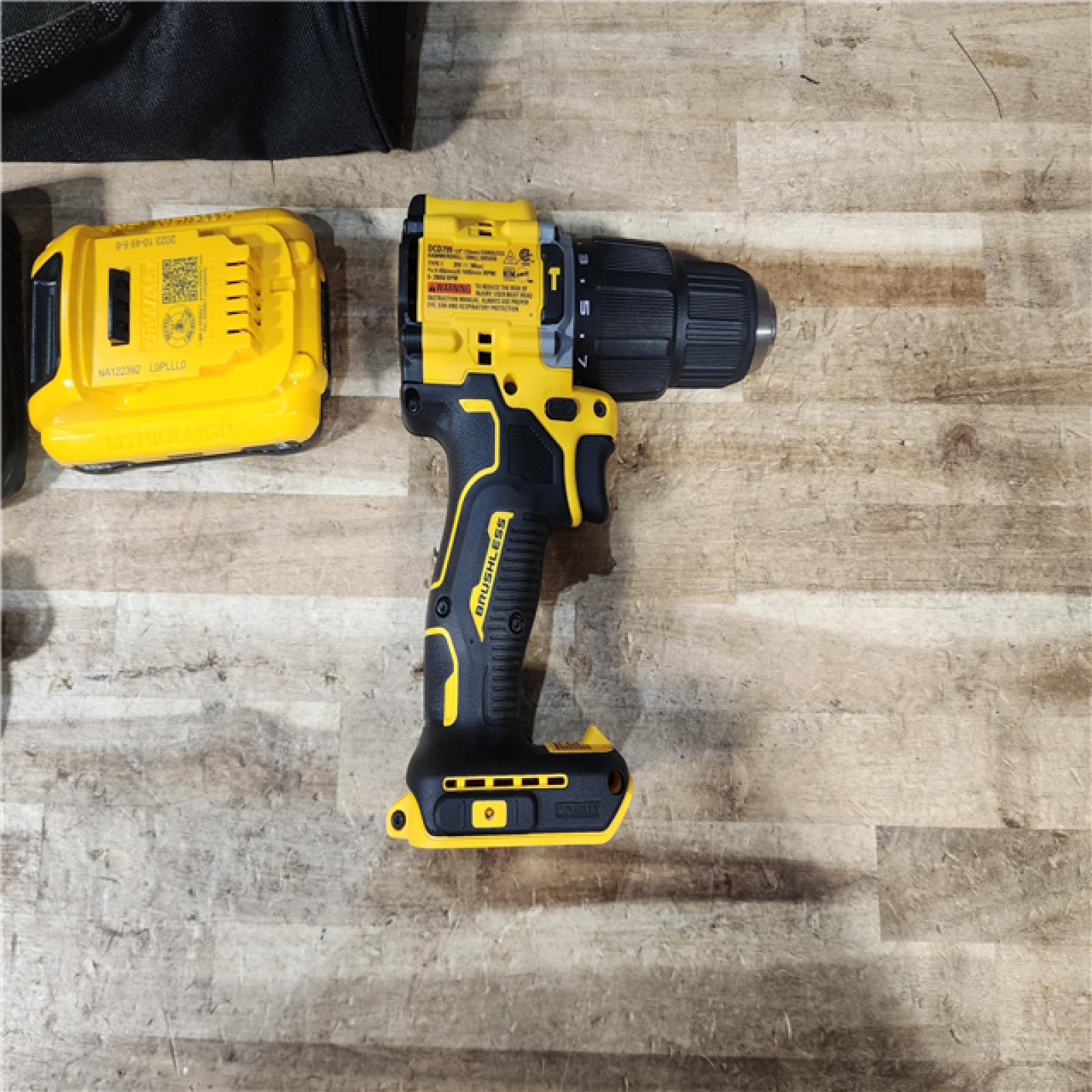 HOUSTON LOCATION - AS - IS DEWALT ATOMIC 20V Cordless 1/2 in. Compact Hammer Drill Kit
