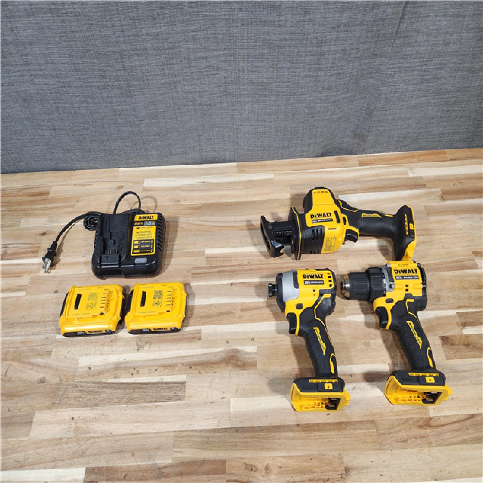 HOUSTON LOCATION - AS-IS DEWALT 3 TOOL COMBO KIT W/ (2) BATTERY & CHARGER