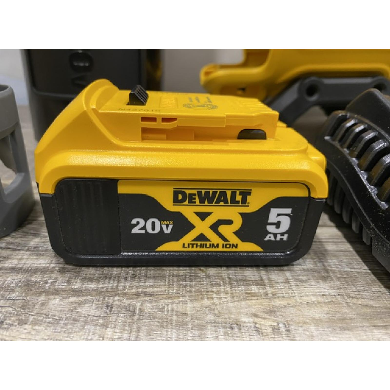 AS-IS DEWALT 20V MAX* XR Brushless Cordless Handheld Blower Kit