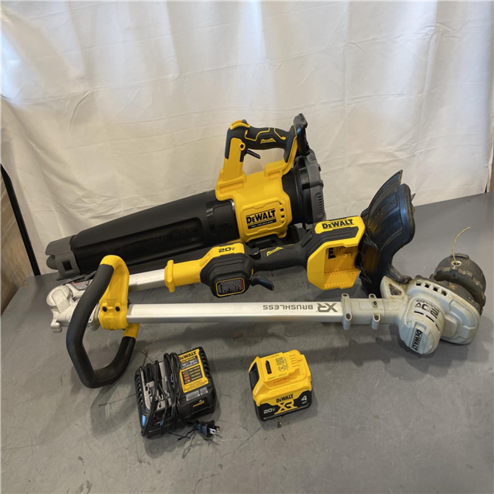AS-IS - DEWALT 20V MAX Cordless Battery Powered String Trimmer & Blower Combo Kit