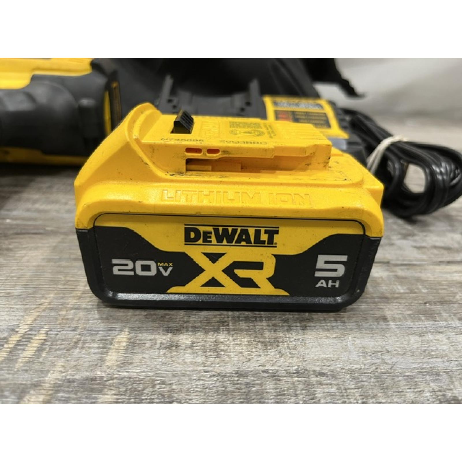 AS-IS DEWALT 20V MAX Lithium-Ion Cordless 1/2 in. Impact Wrench Kit