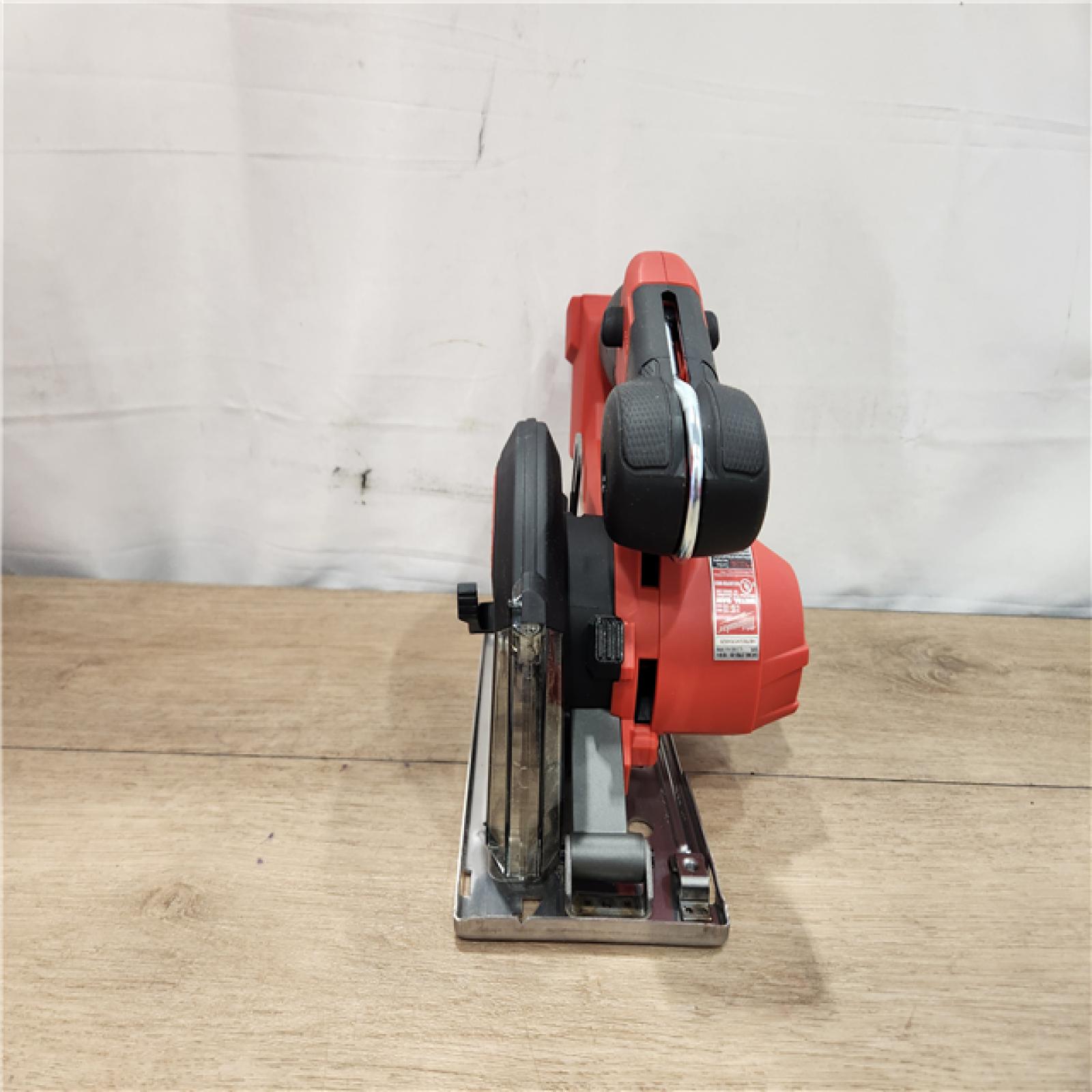 AS-IS- Milwaukee M18 FUEL 18V Brushless Lithium-Ion 5-3/8 Cordless Metal Saw