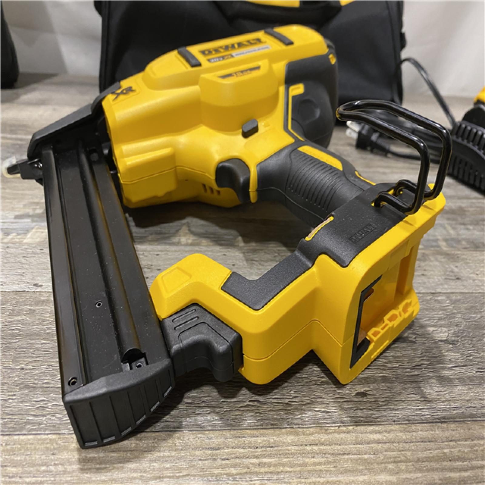 AS-IS DEWALT 20V MAX XR Lithium-Ion Cordless 18-Gauge Narrow Crown Stapler Kit