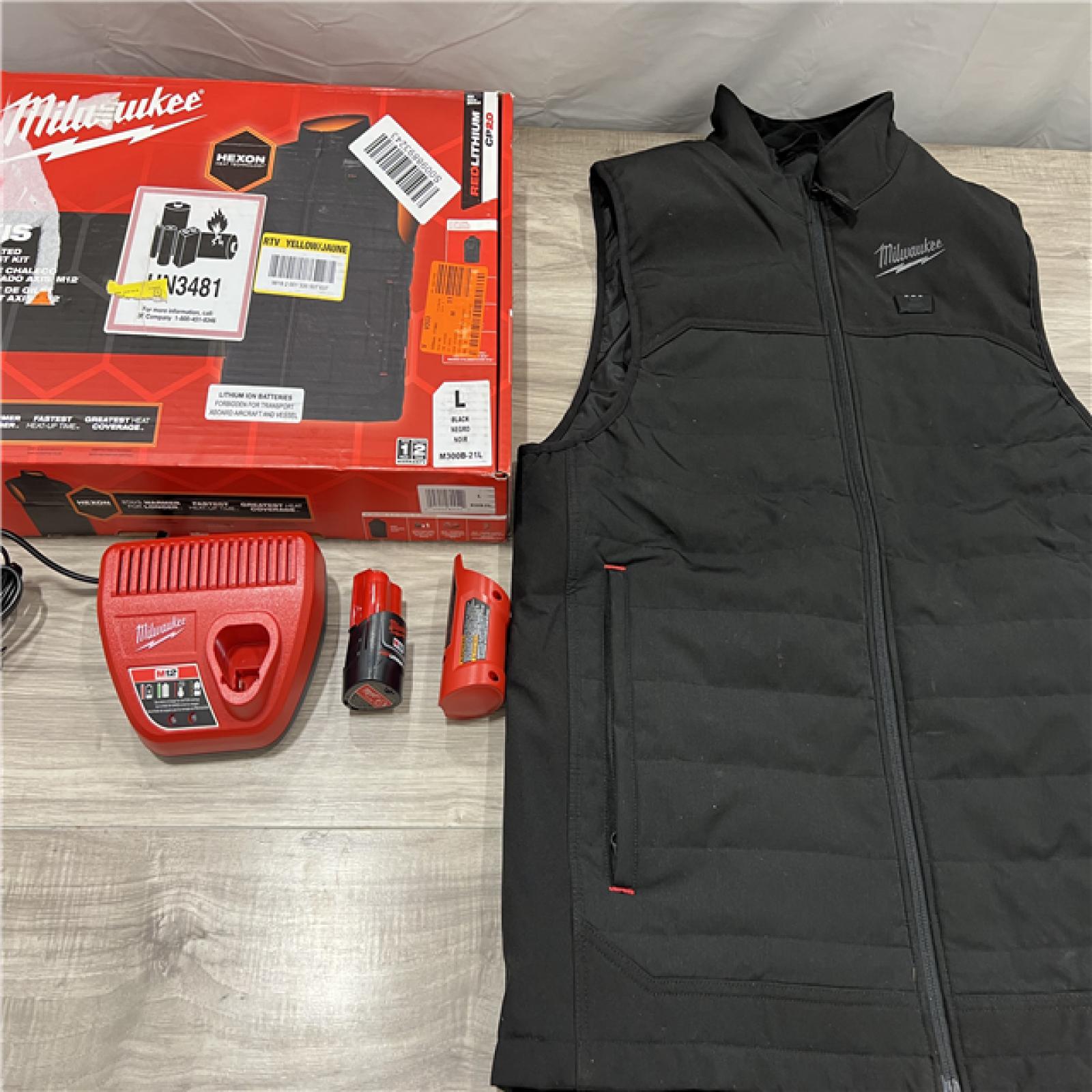 AS-IS Milwaukee Men's Large 12-Volt Lithium-Ion Cordless Axis Black Heated Vest Kit