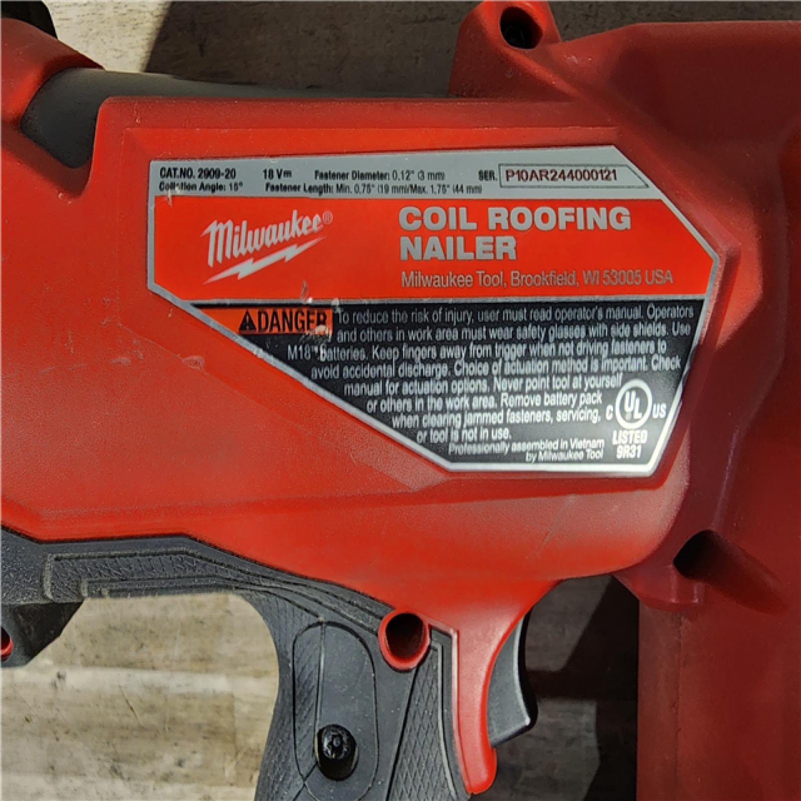 HOUSTON LOCATION - AS-IS Milwaukee M18 FUEL Coil Roofing Nailer (TOOL ONLY)