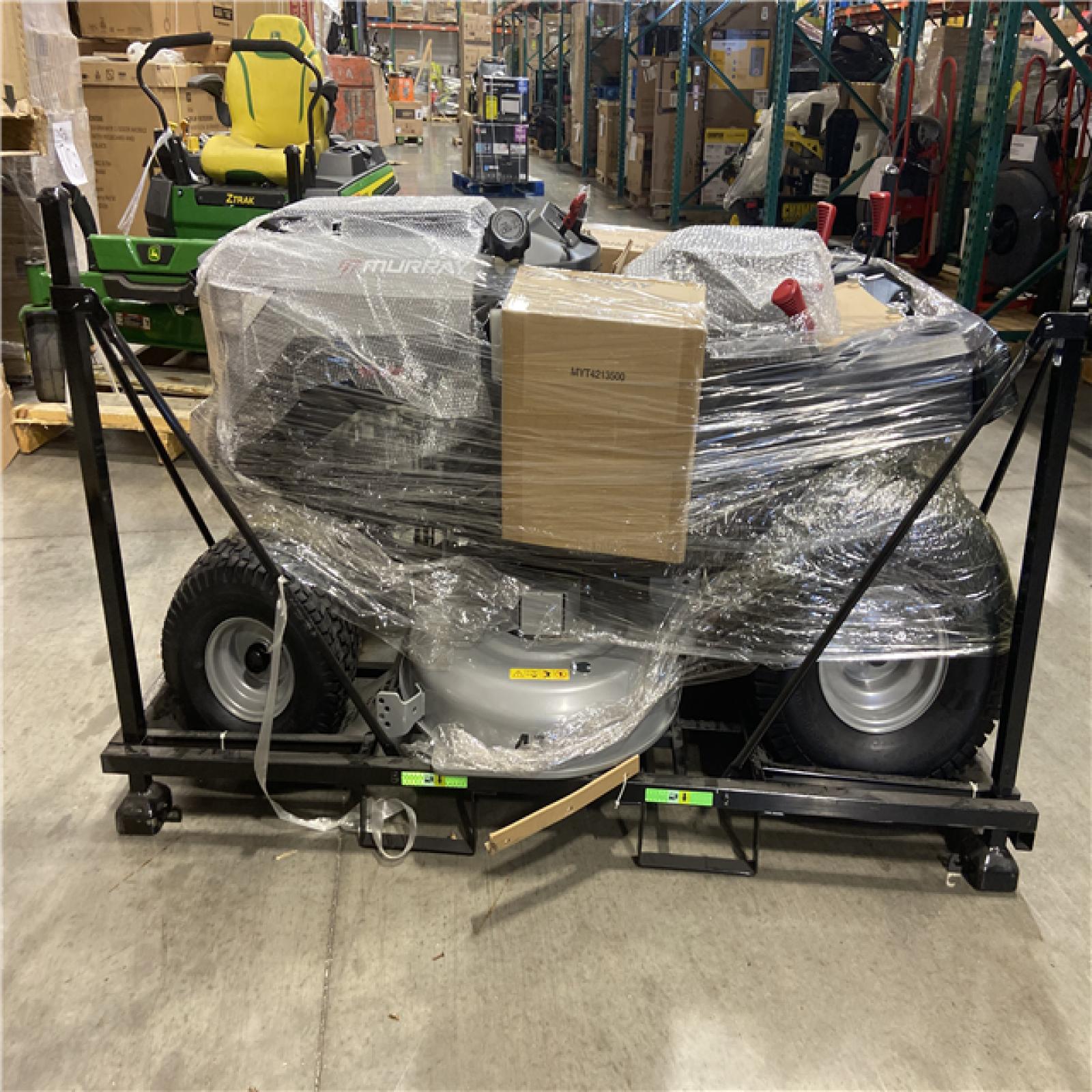 DALLAS LOCATION - Murray MT100 42 in. 13.5 HP 500cc E1350 Series Briggs and Stratton Engine 6-Speed Manual Gas Riding Lawn Tractor Mower