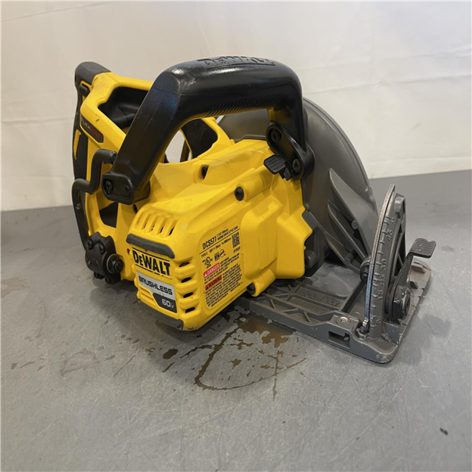 AS-IS - DEWALT FLEXVOLT 60V MAX Cordless Brushless 7-1/4 in. Wormdrive Style Circular Saw