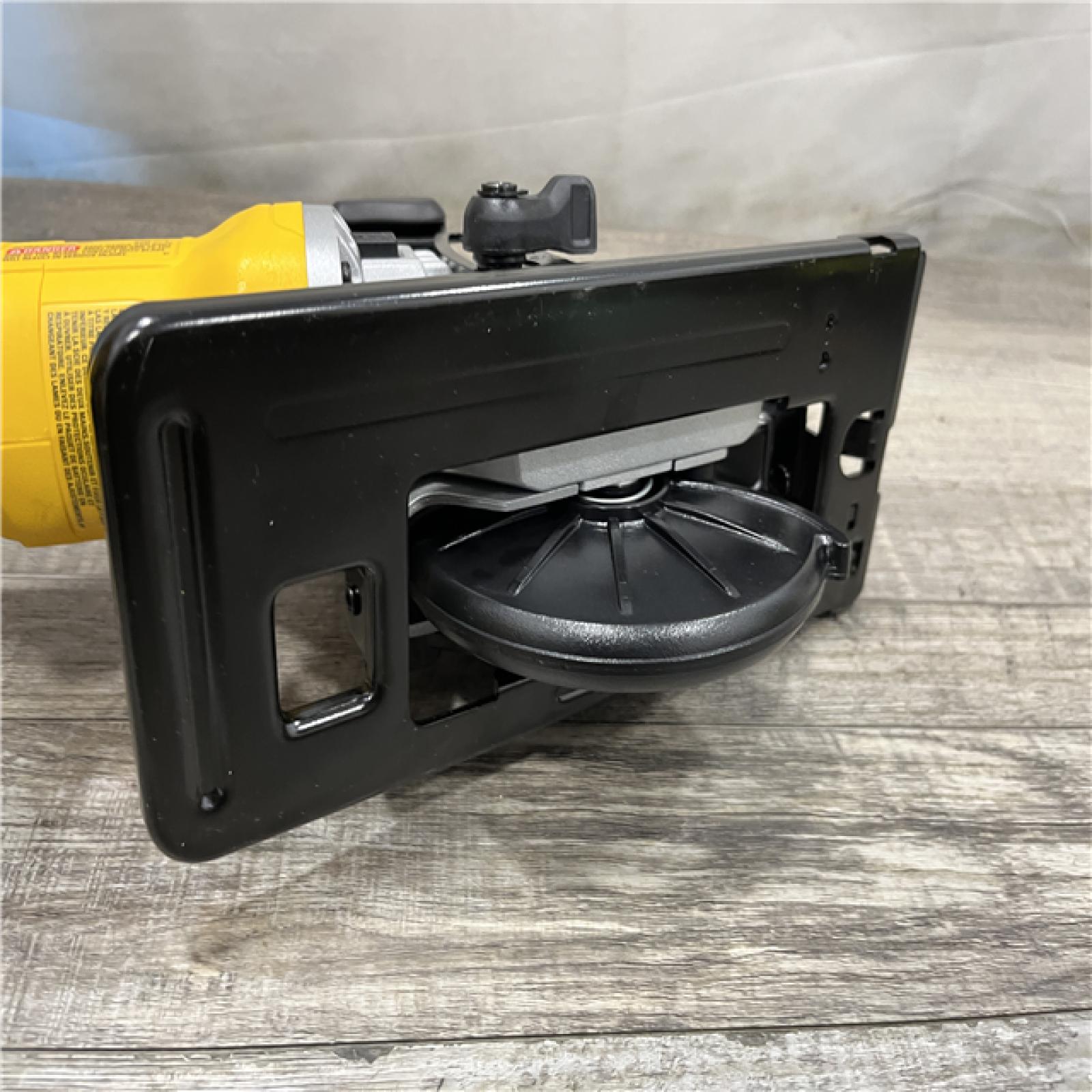 AS-IS DEWALT ATOMIC 20V MAX Cordless Brushless 4-1/2 in. Circular Saw (Tool Only)