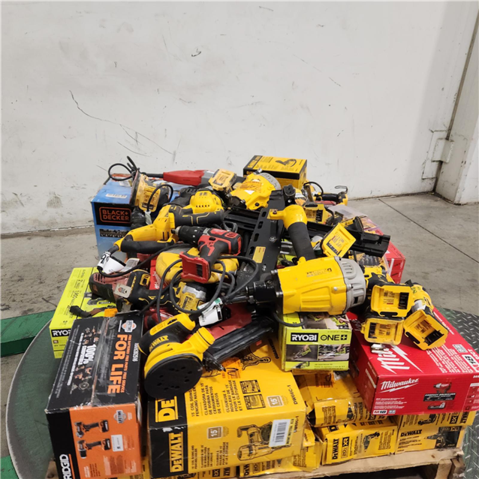 Dallas Location - As-Is Tool Pallet