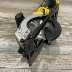 AS-IS DEWALT ATOMIC 20V MAX Cordless Brushless 4-1/2 in. Circular Saw (Tool Only)