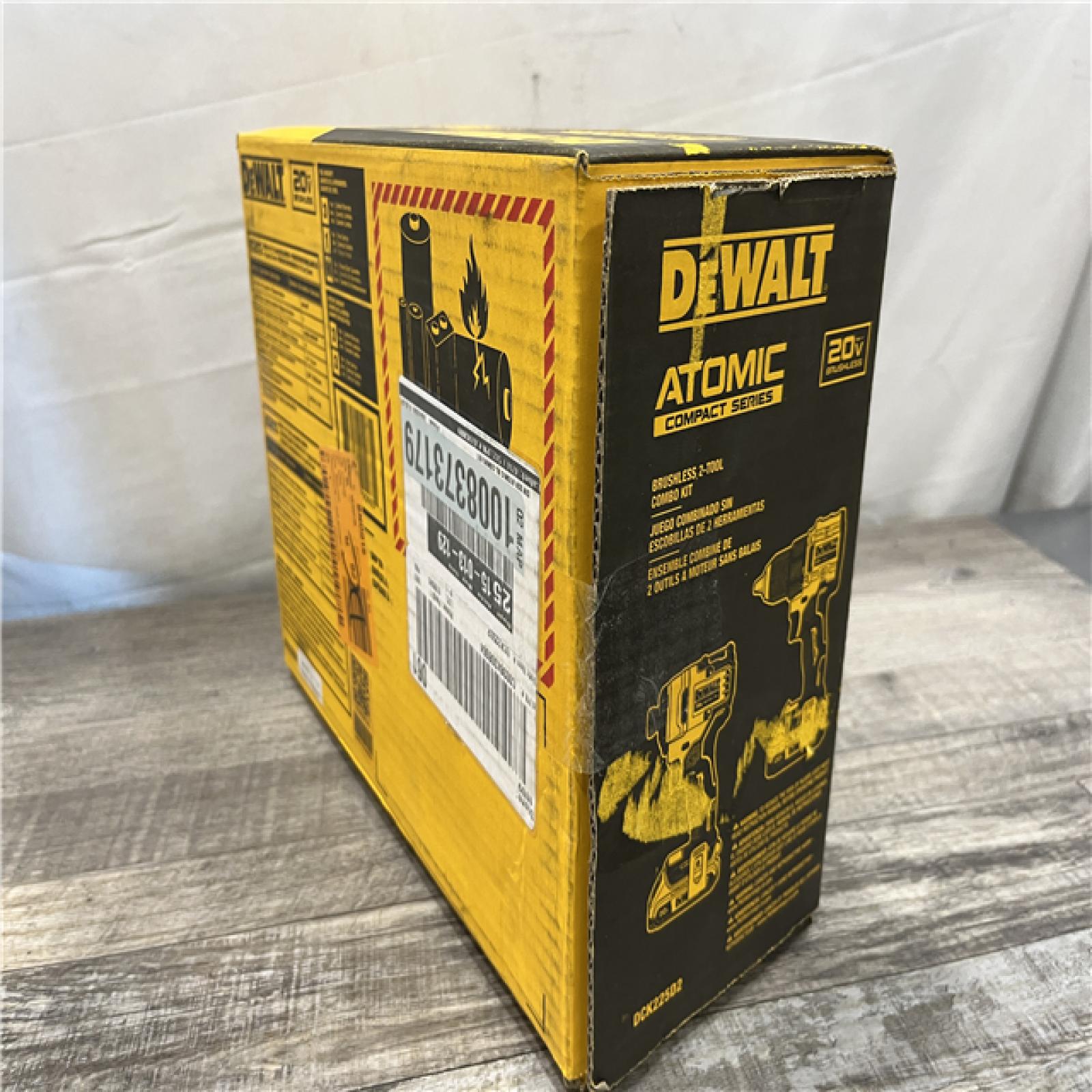 NEW - DEWALT ATOMIC 20-Volt MAX Lithium-Ion Cordless Combo Kit