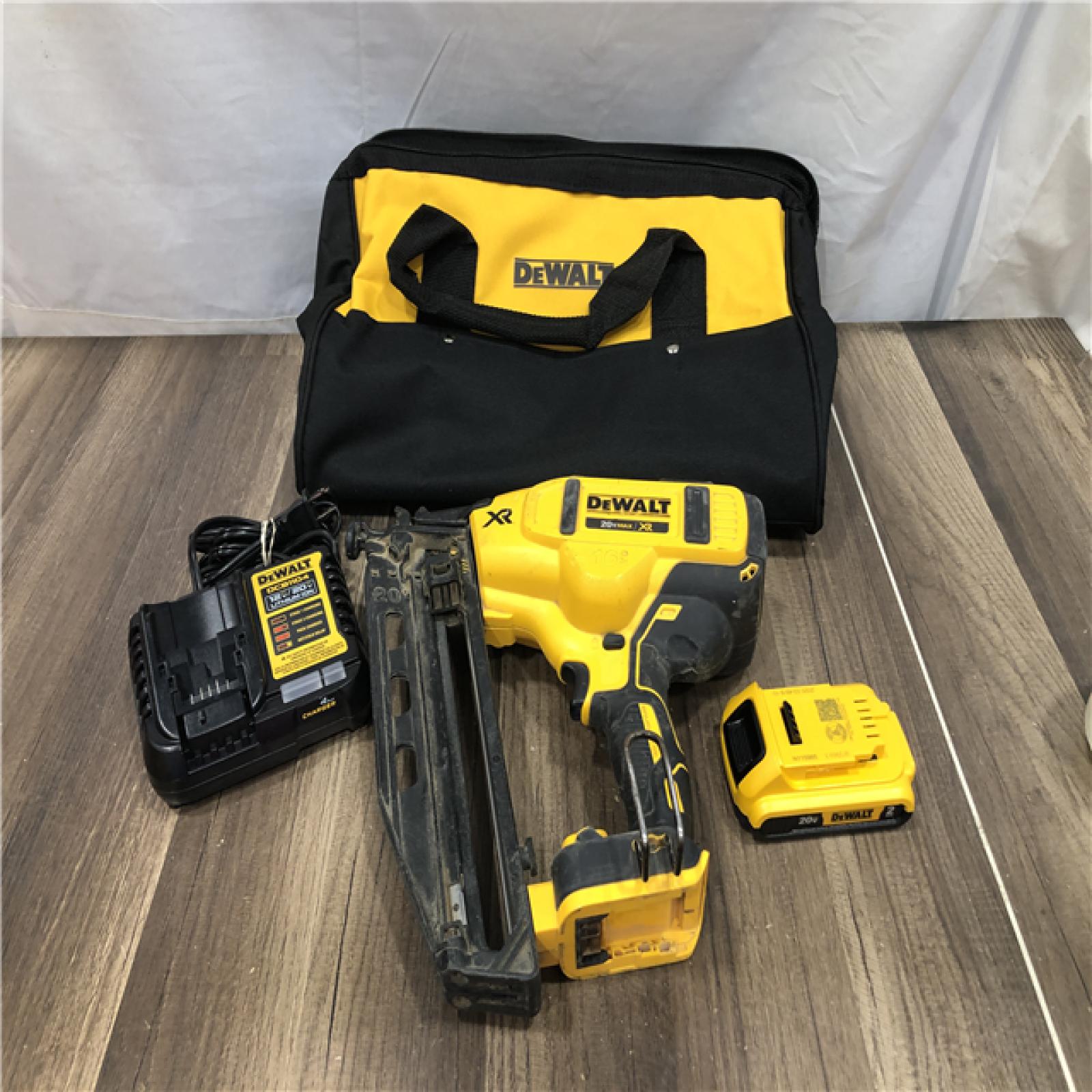 AS-IS DEWALT 20V MAX XR 16-Gauge Electric Cordless Angled Finishing Nailer Kit